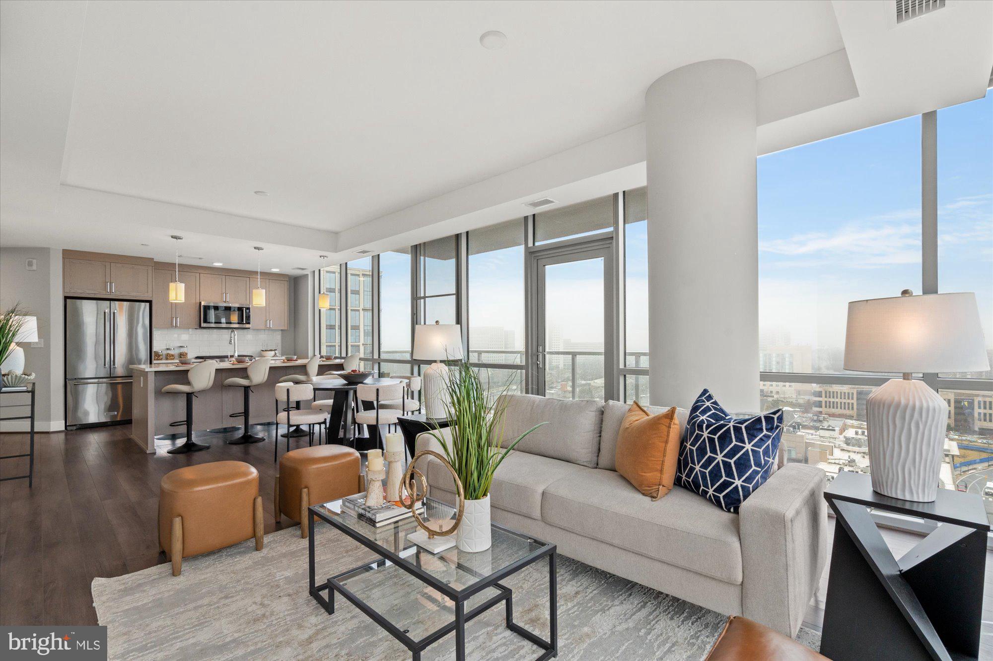 PIKE AND ROSE - Residential