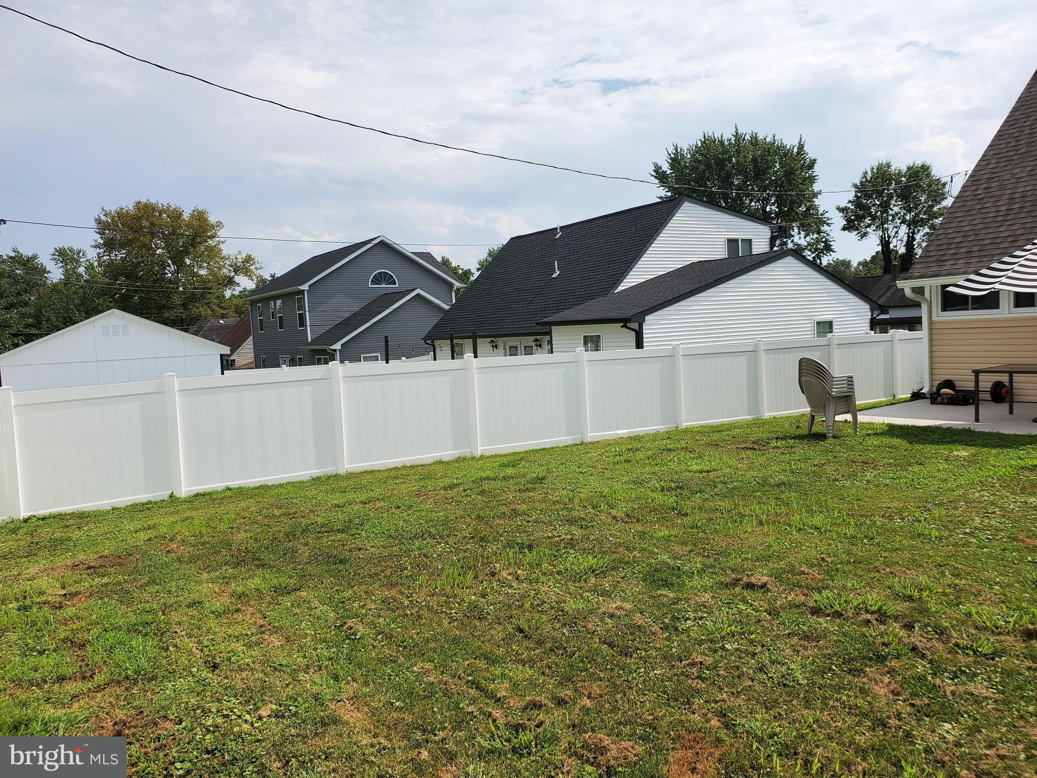LEVITTOWN - Residential