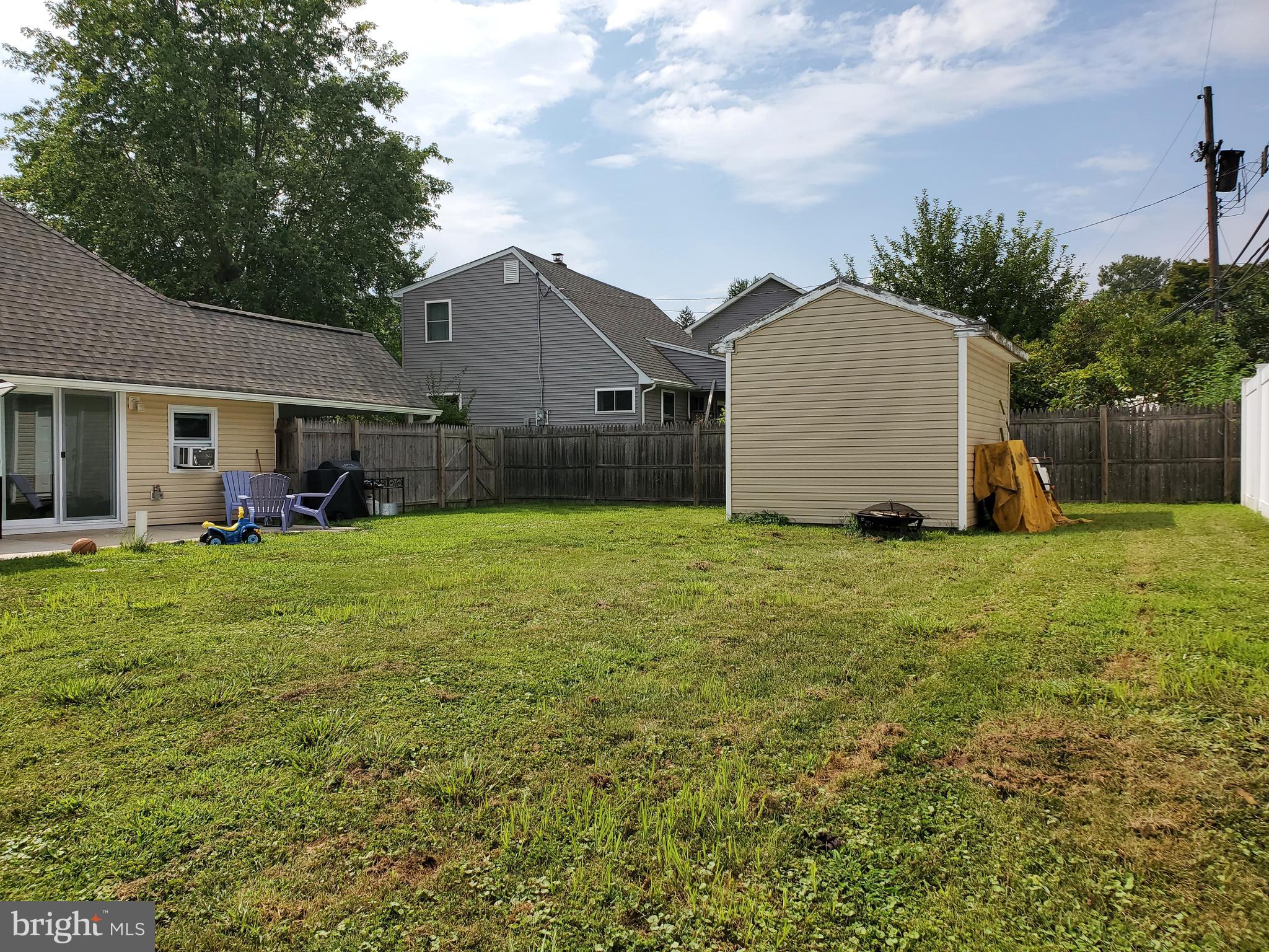 LEVITTOWN - Residential
