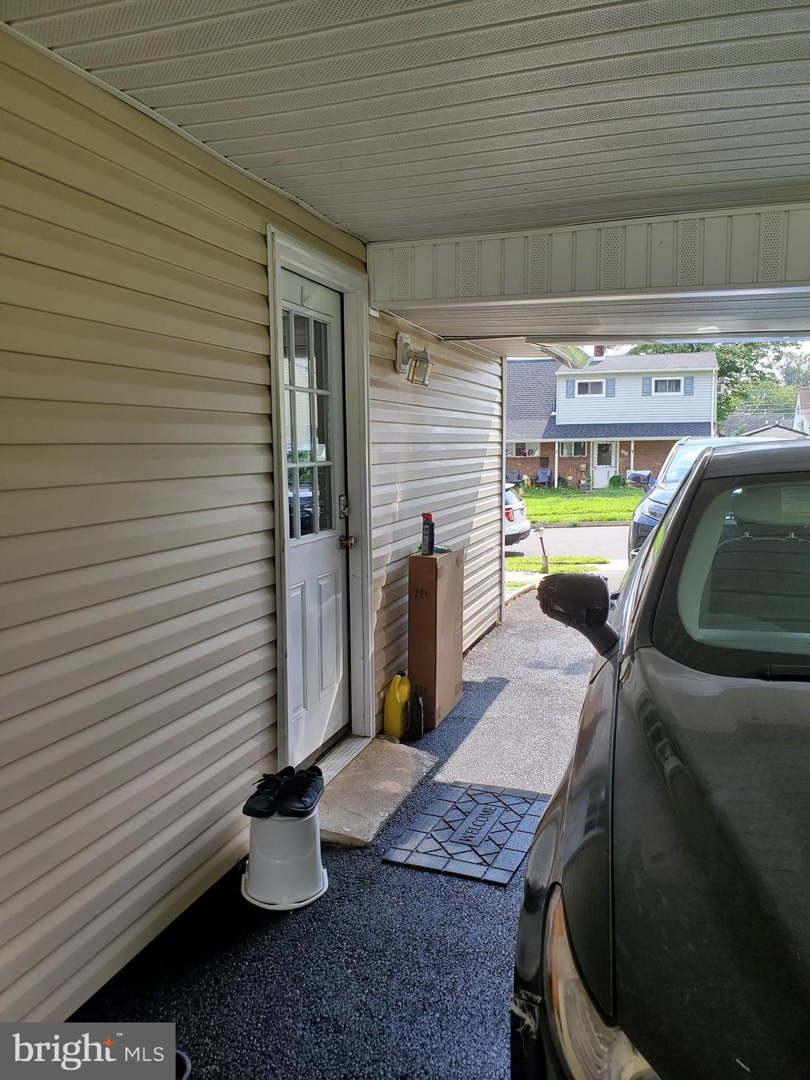 LEVITTOWN - Residential