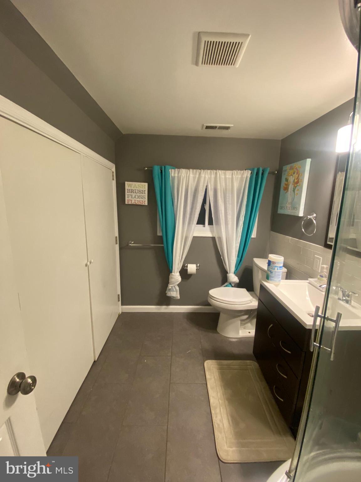 LEVITTOWN - Residential