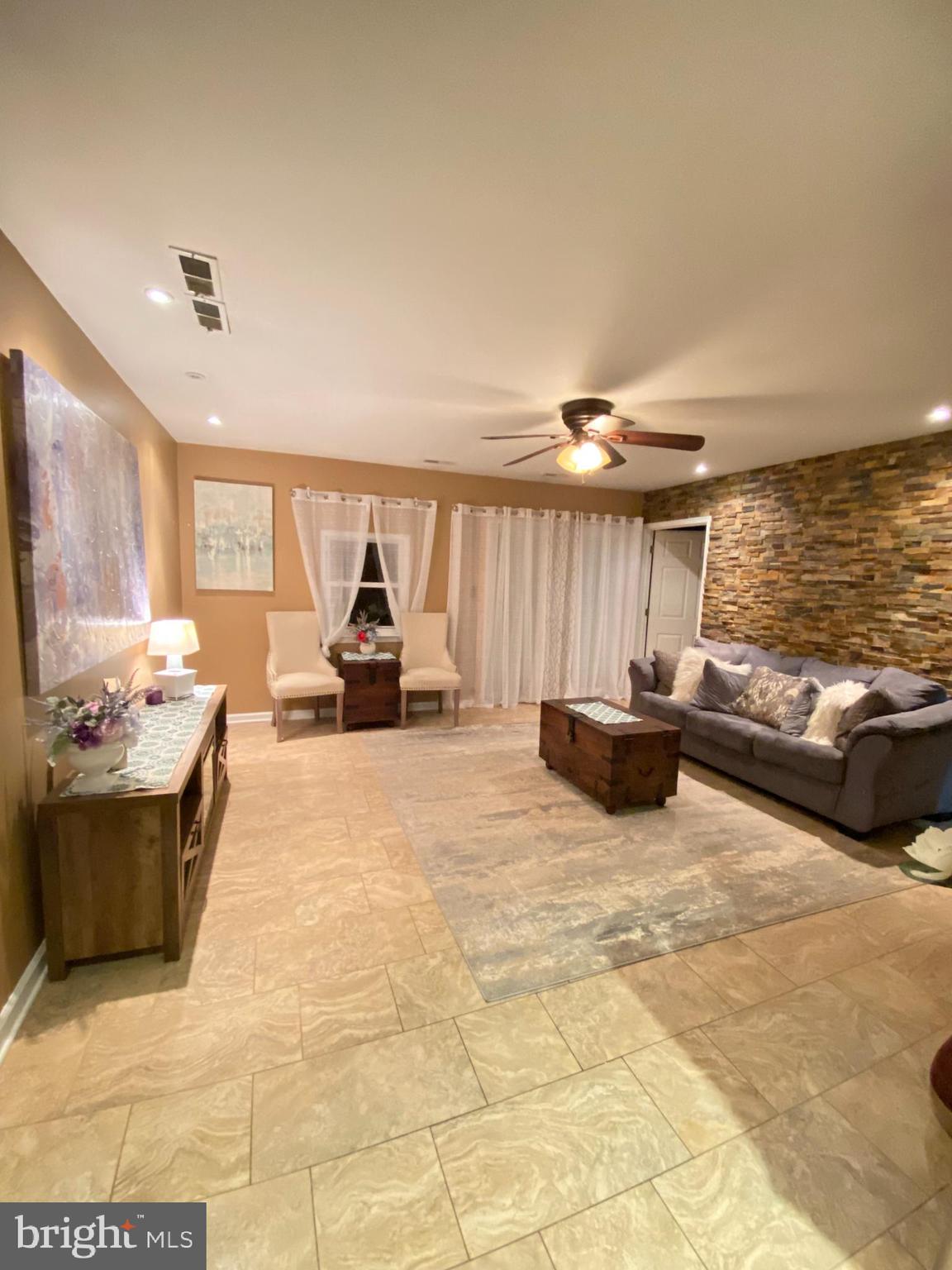 LEVITTOWN - Residential