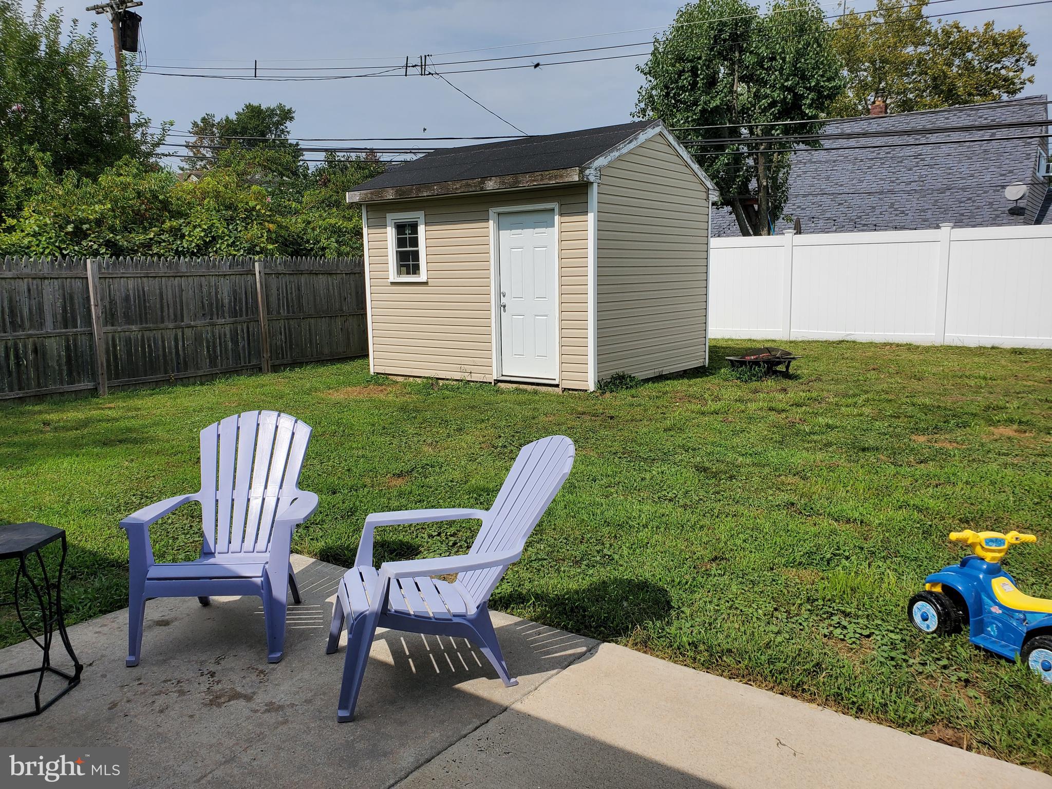 LEVITTOWN - Residential