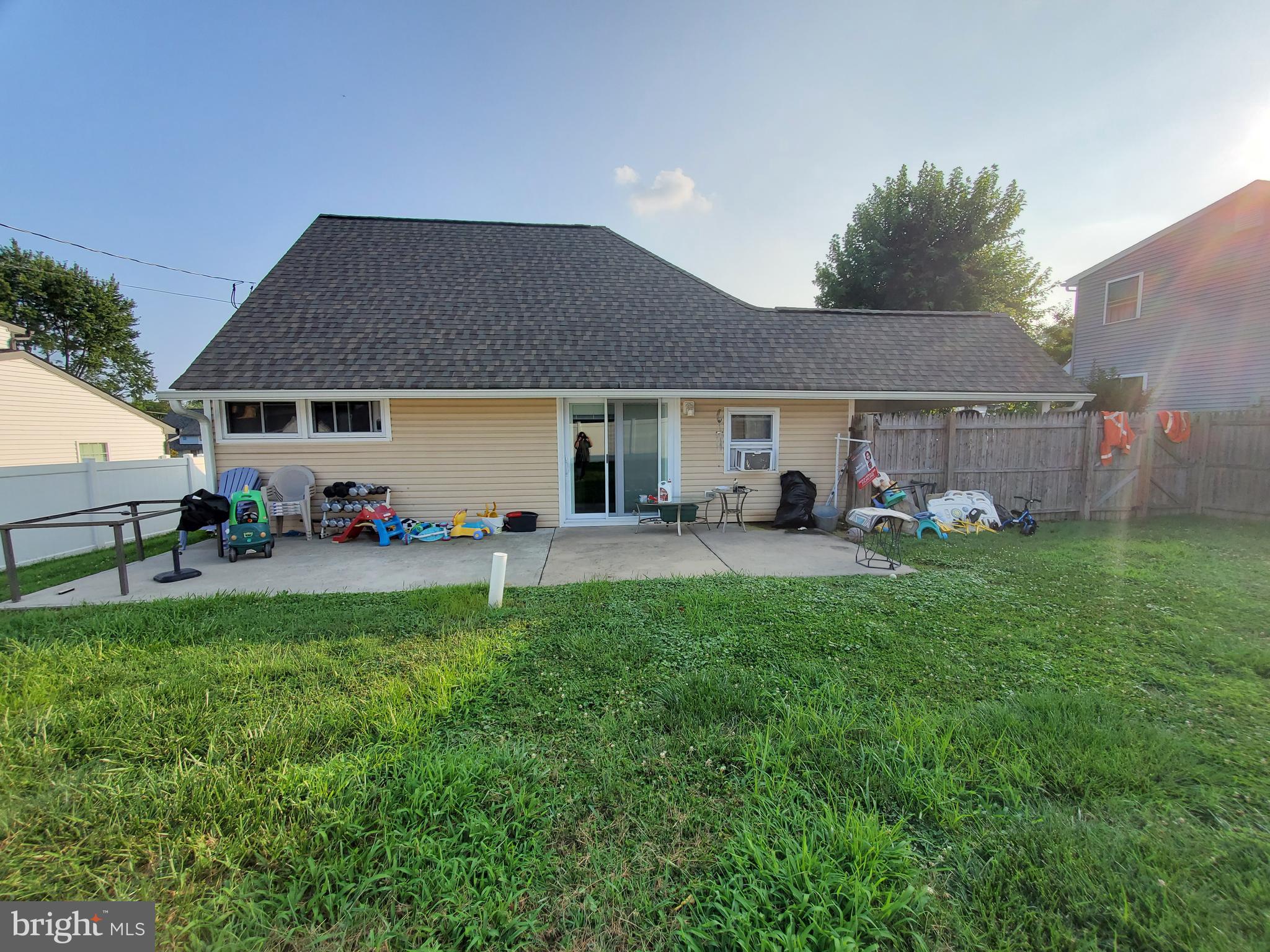 LEVITTOWN - Residential