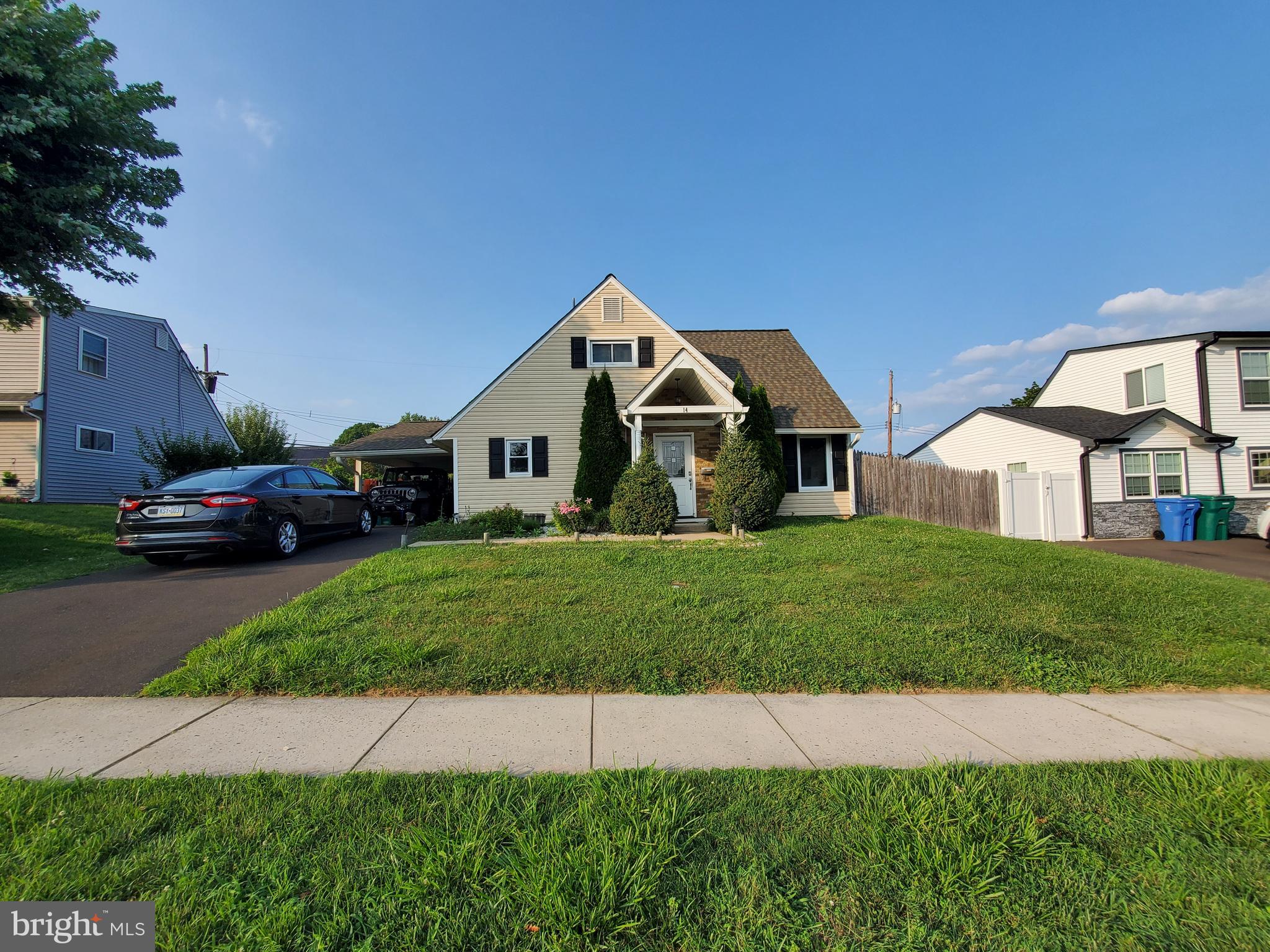 LEVITTOWN - Residential