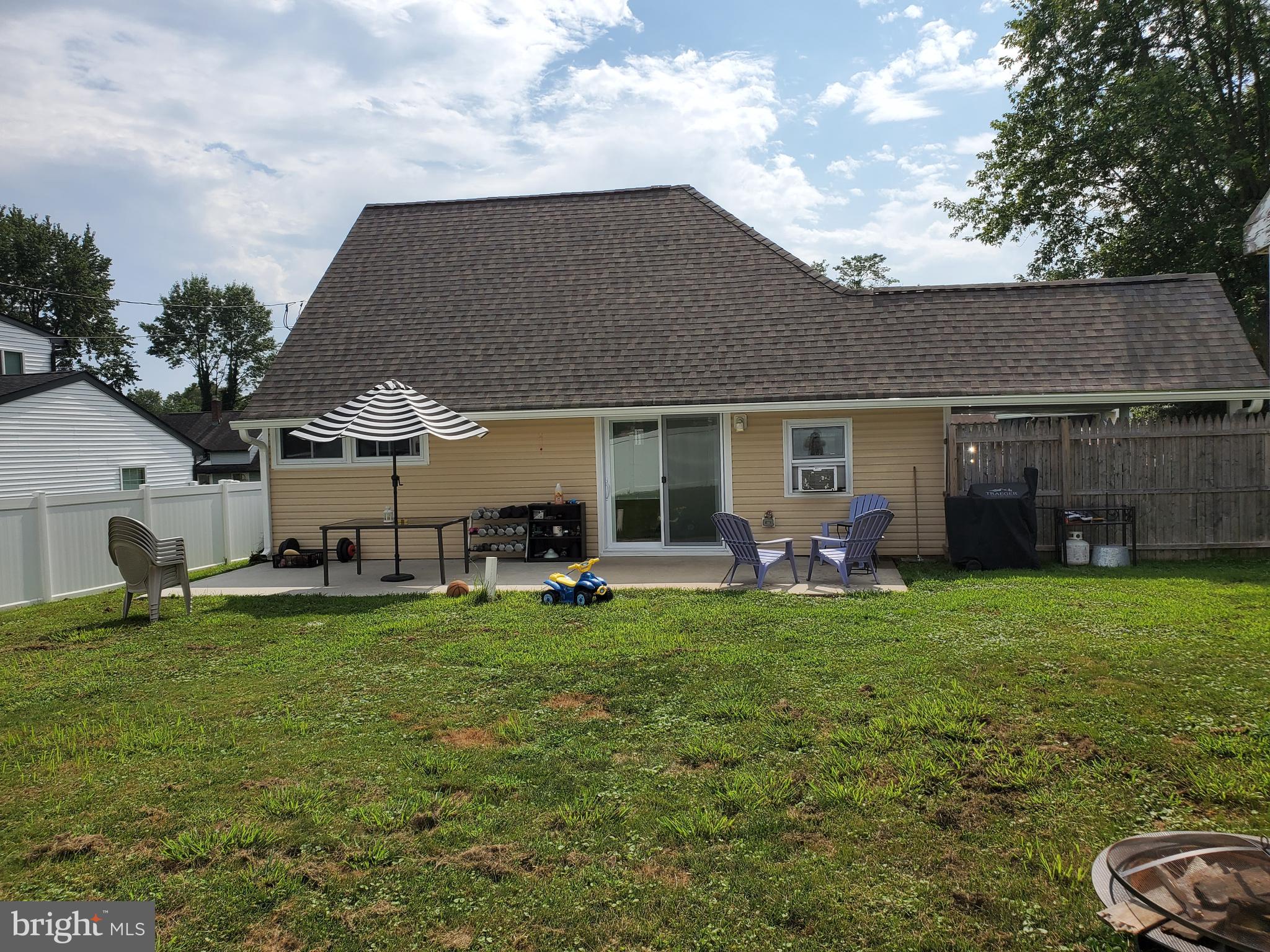 LEVITTOWN - Residential