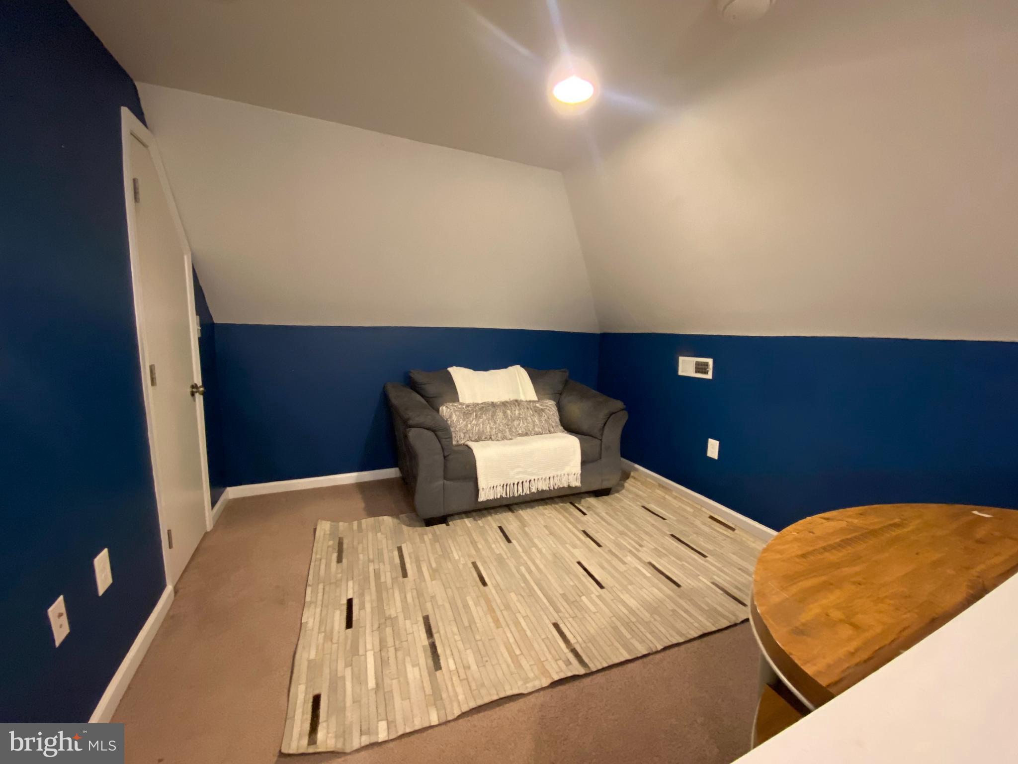 LEVITTOWN - Residential