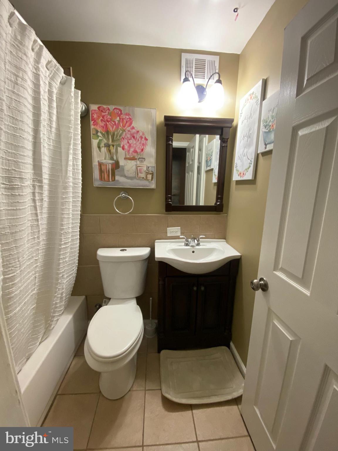 LEVITTOWN - Residential