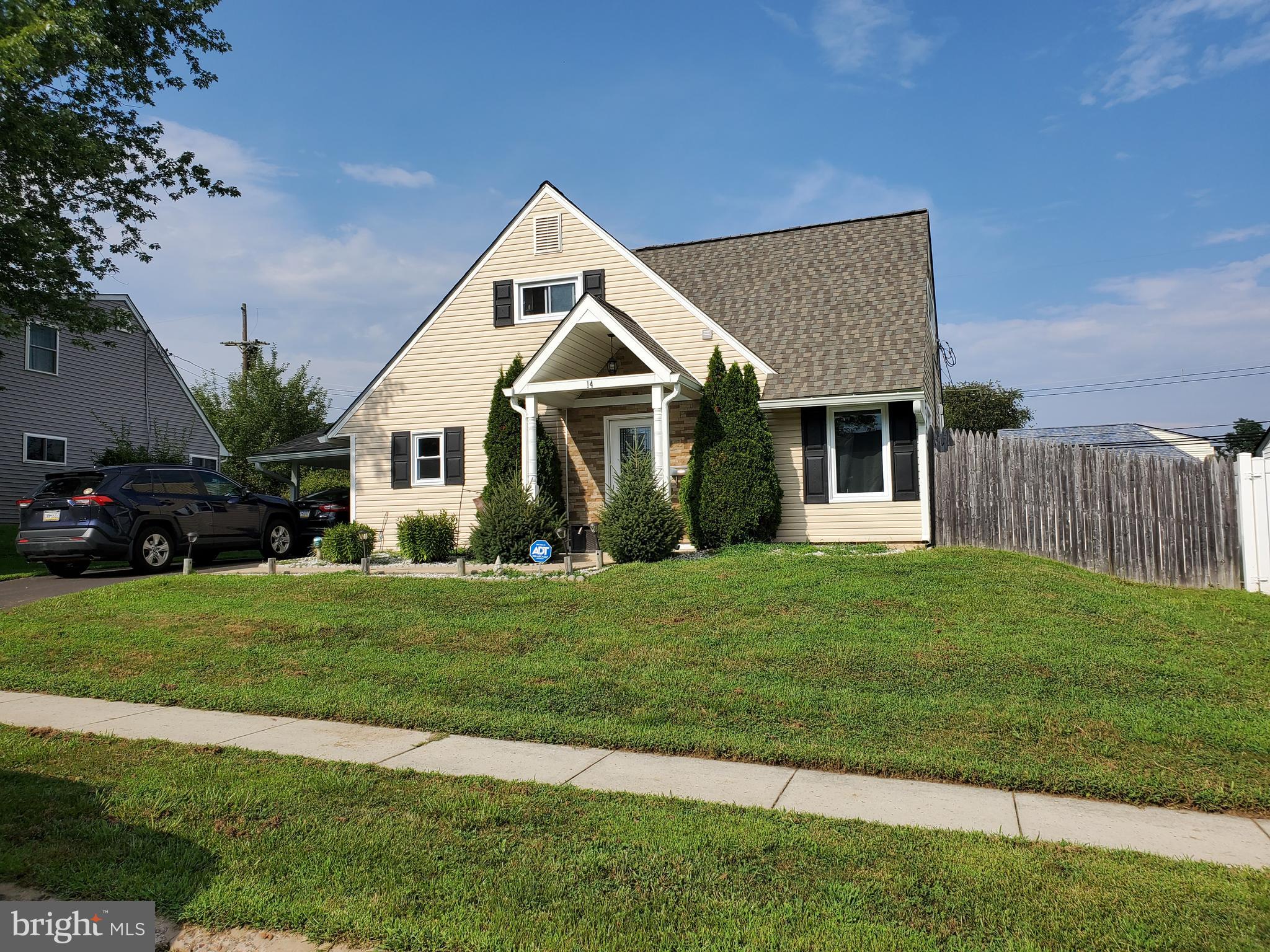 LEVITTOWN - Residential