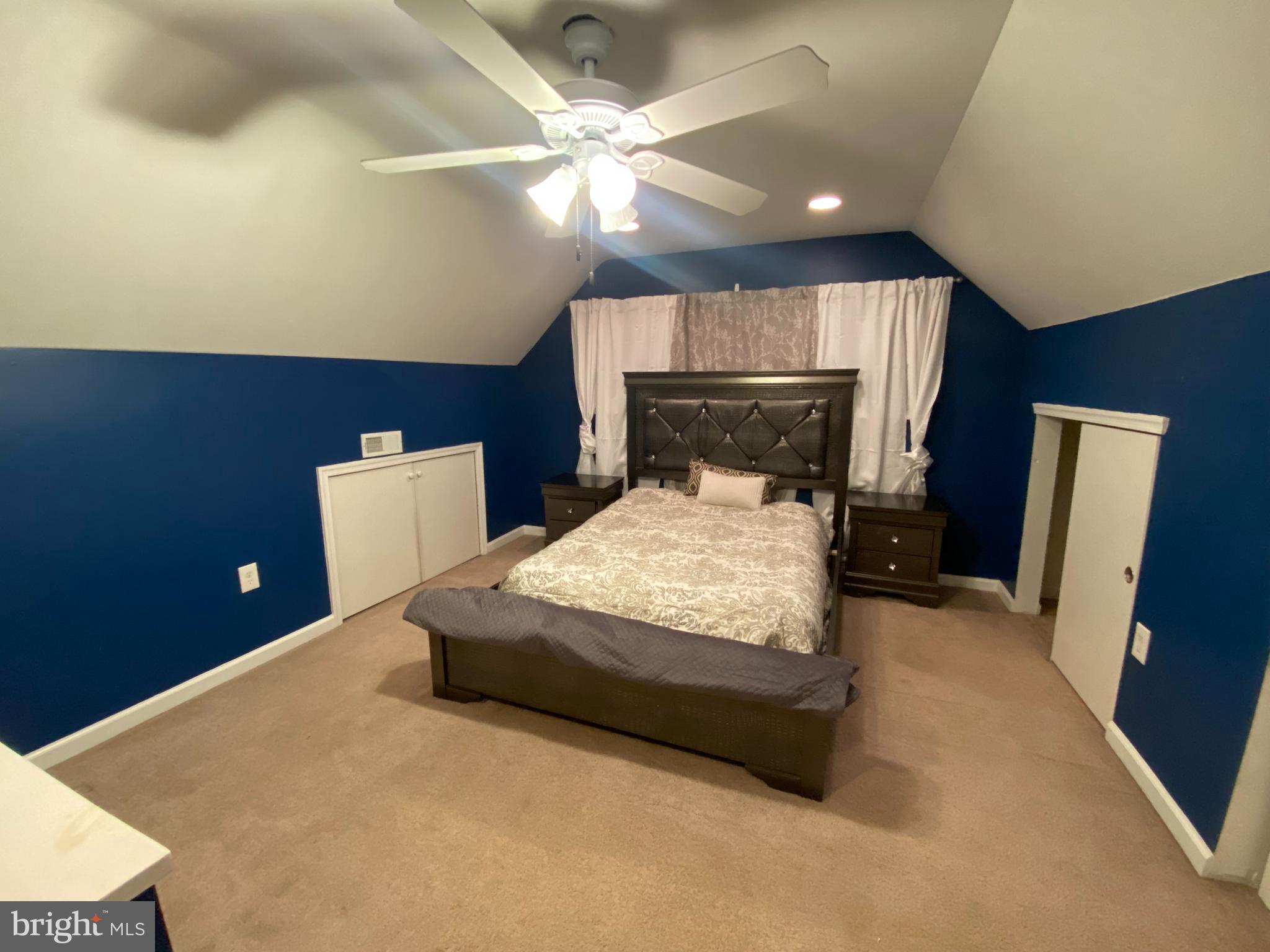LEVITTOWN - Residential