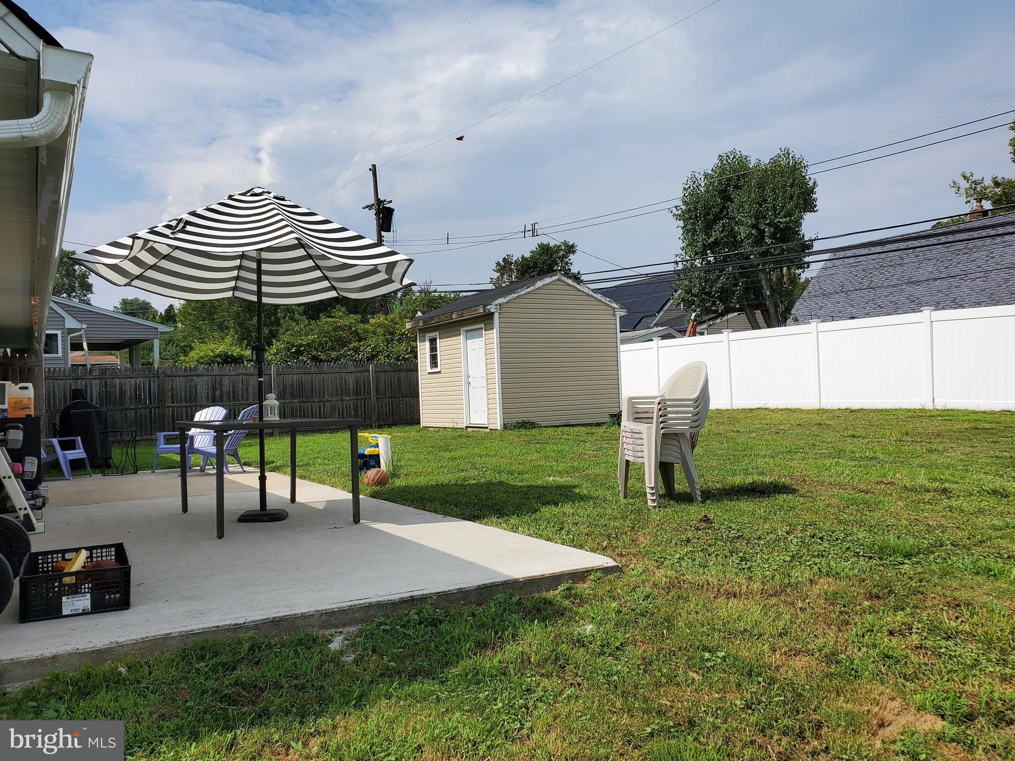LEVITTOWN - Residential