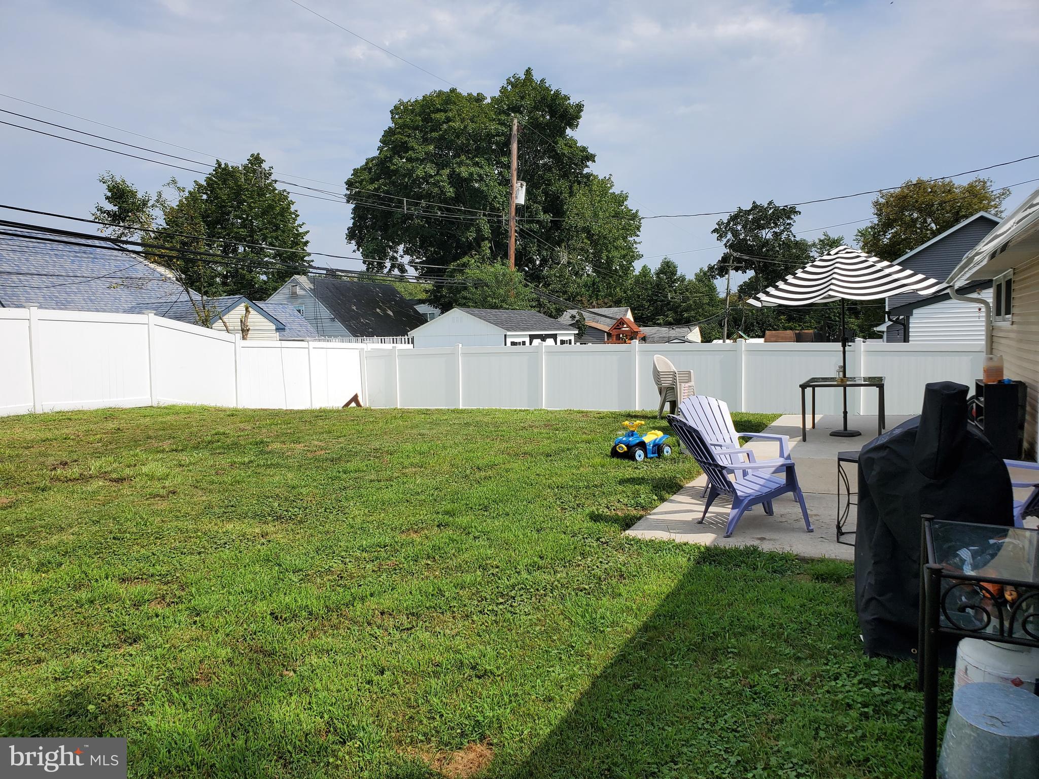 LEVITTOWN - Residential