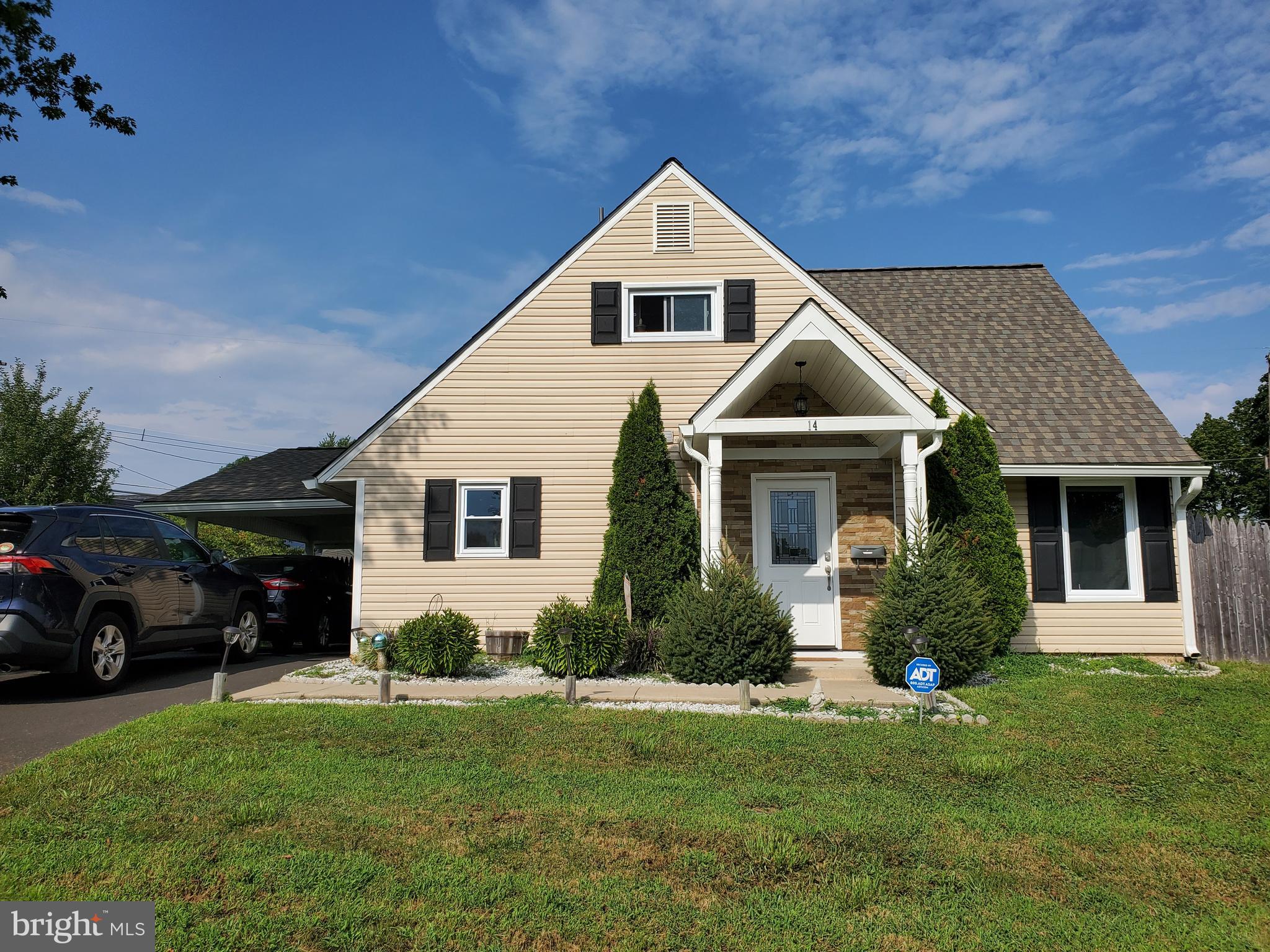 LEVITTOWN - Residential