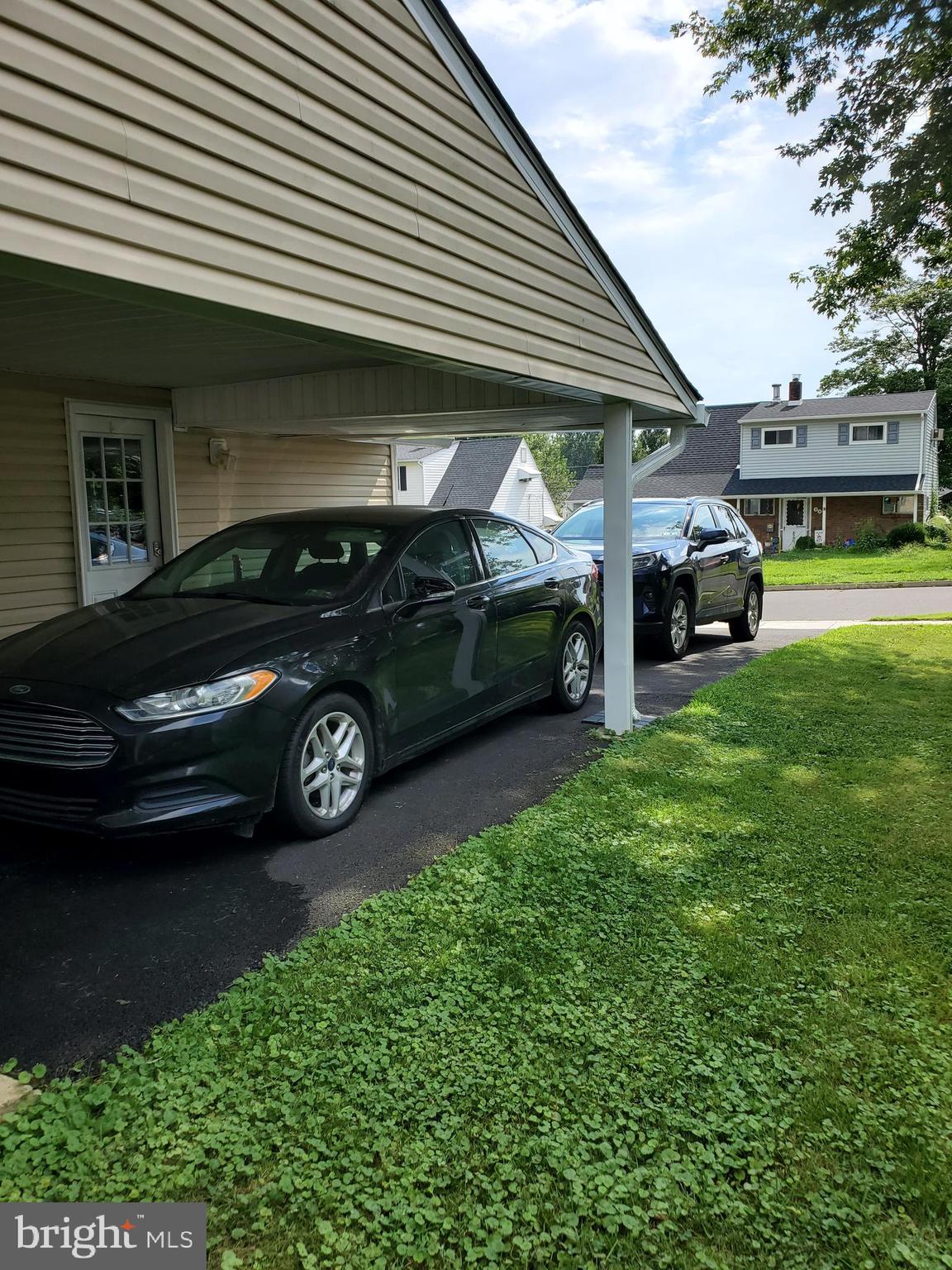 LEVITTOWN - Residential