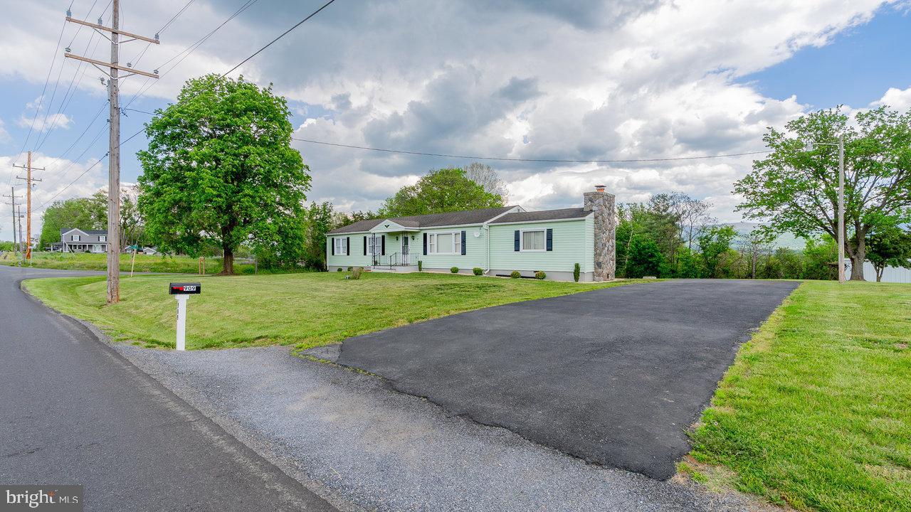 909 MILL CREEK ROAD