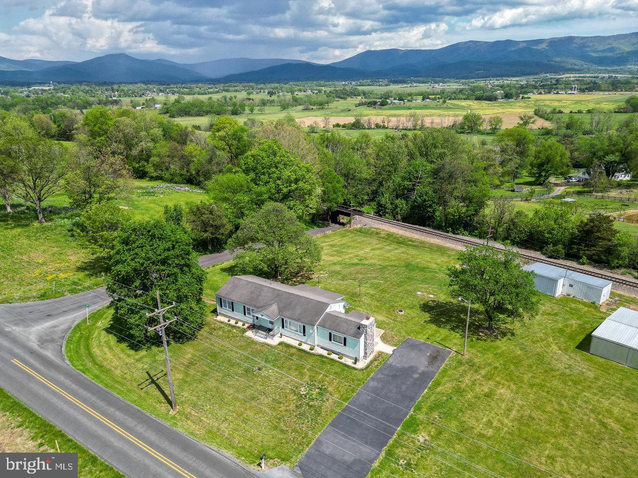 909 MILL CREEK ROAD