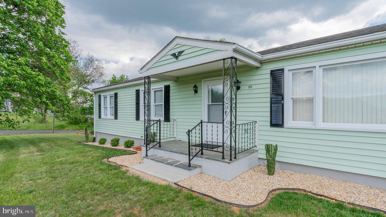 909 MILL CREEK ROAD