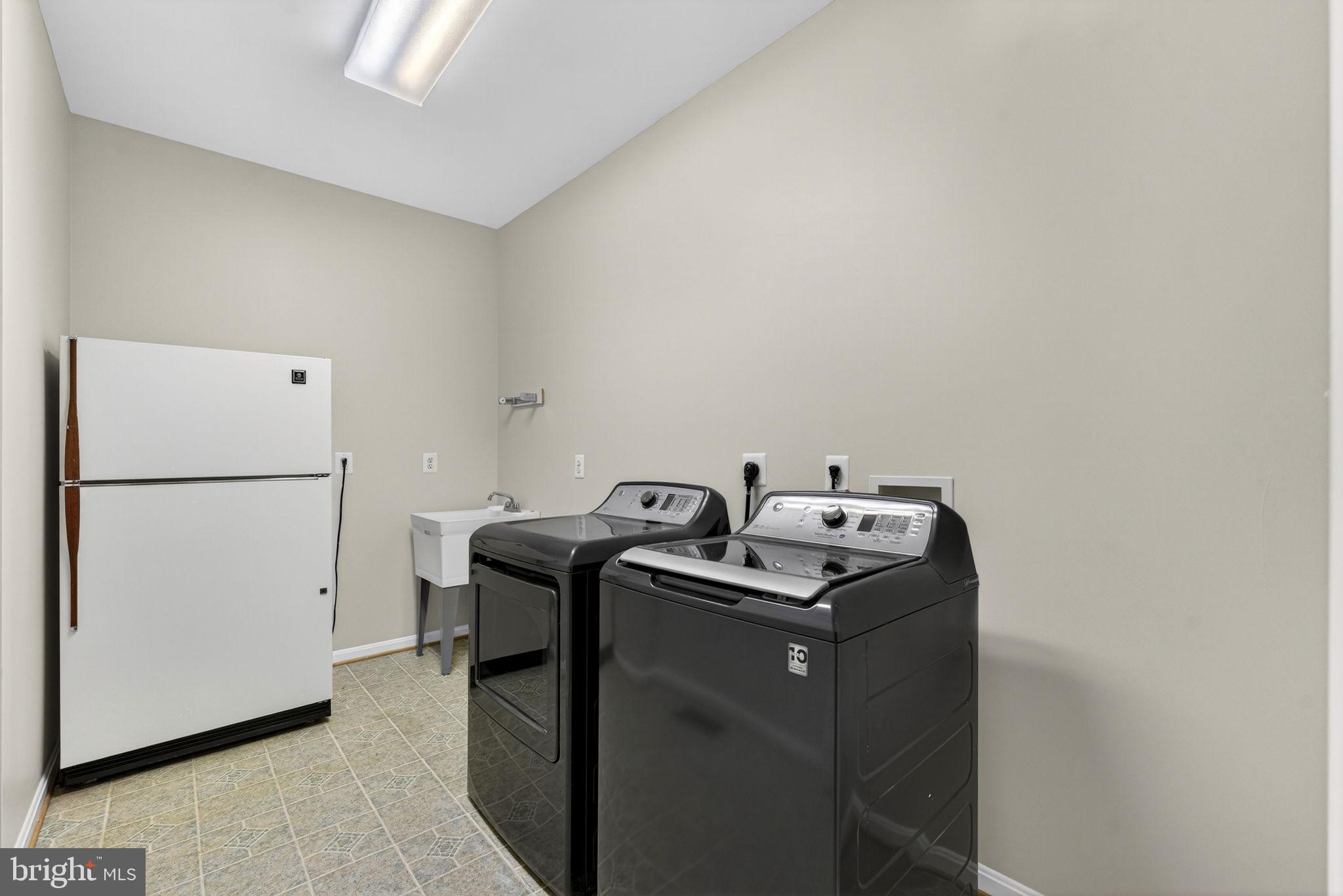 SOUTHALL MEADOWS - Residential