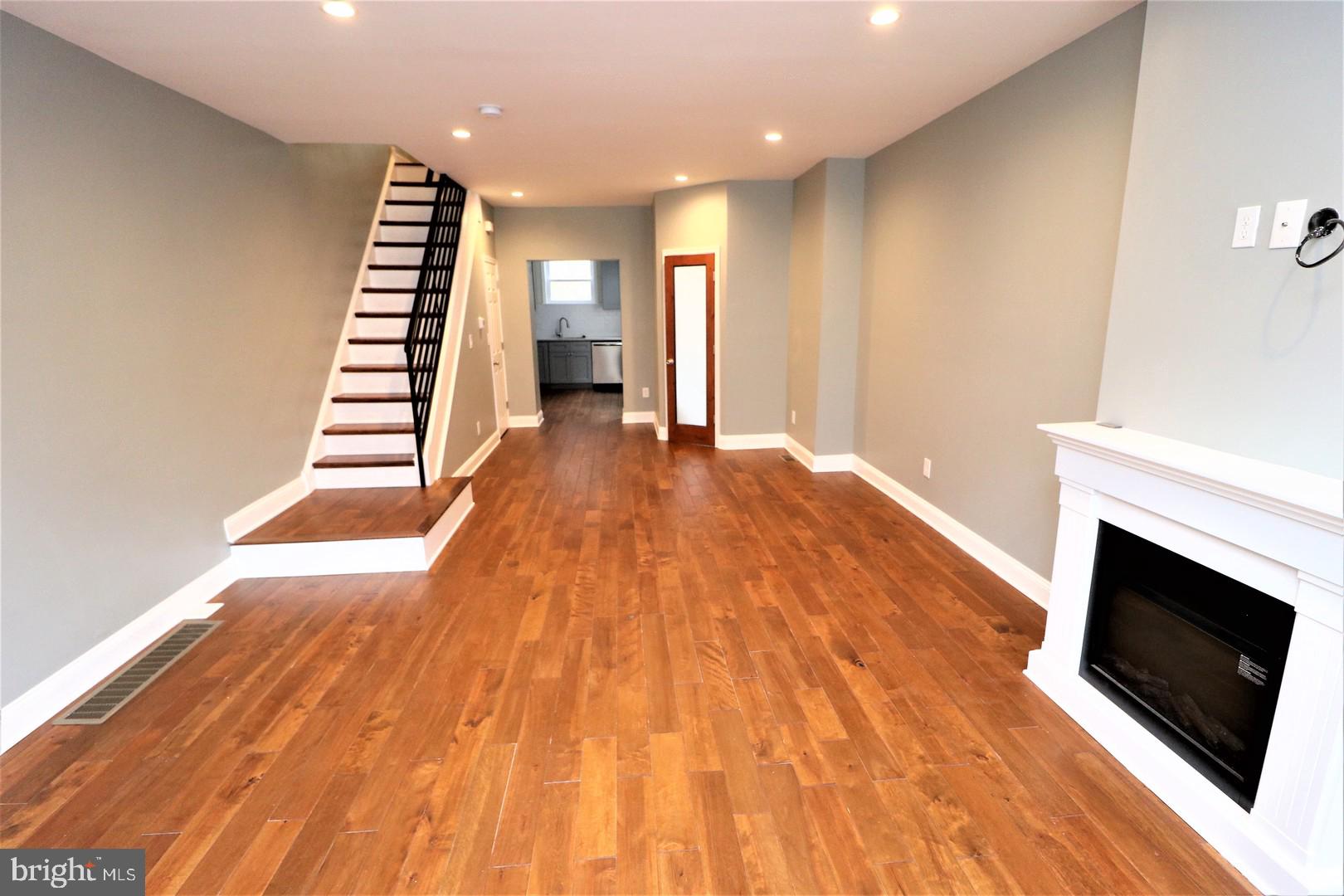 1323 BUTTONWOOD STREET