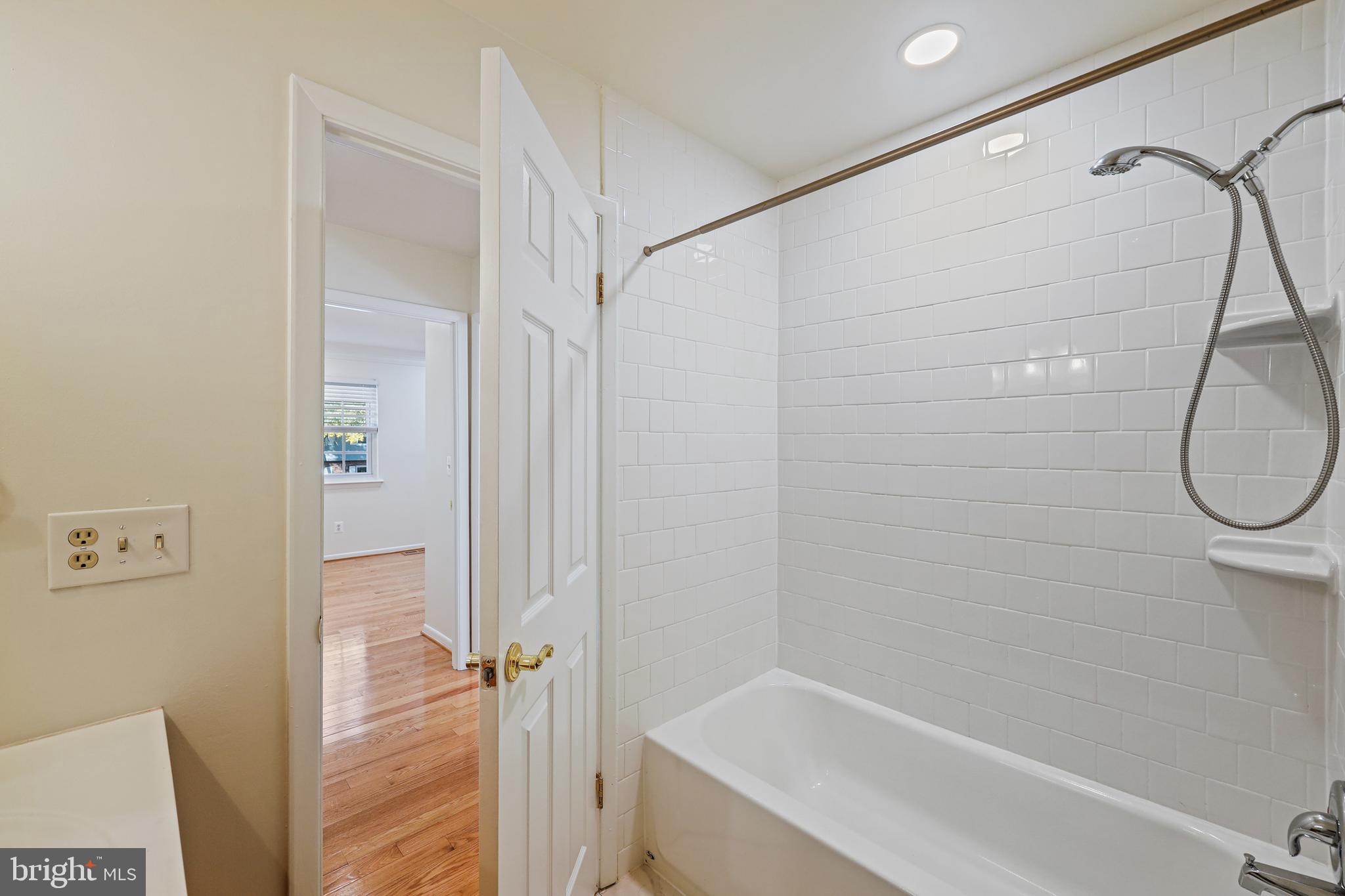 HOLLYWOOD ON SEVERN - Residential Lease