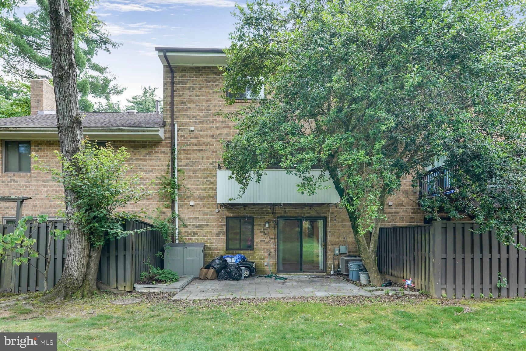 HILLCREST CLUSTER - Residential Lease