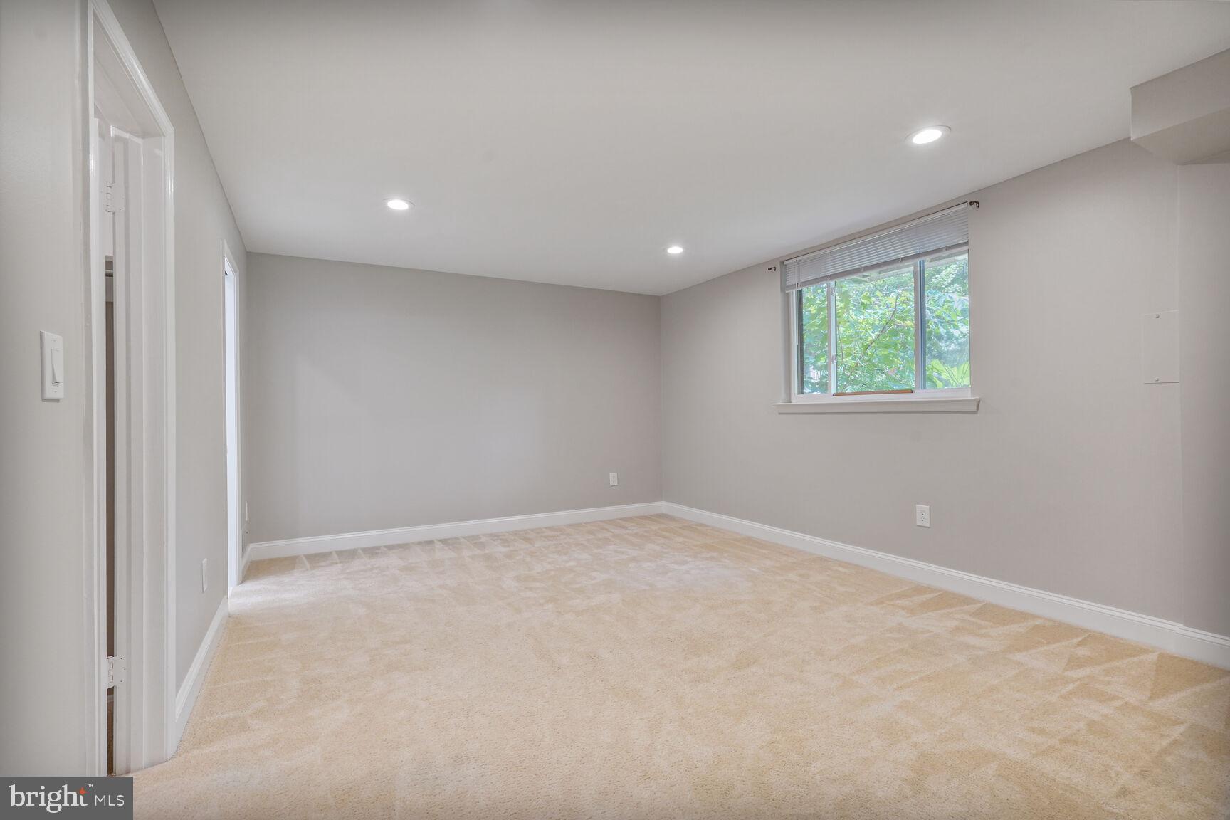 HILLCREST CLUSTER - Residential Lease