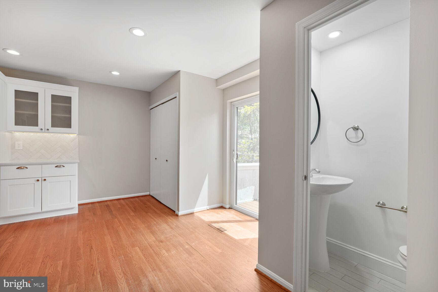 HILLCREST CLUSTER - Residential Lease