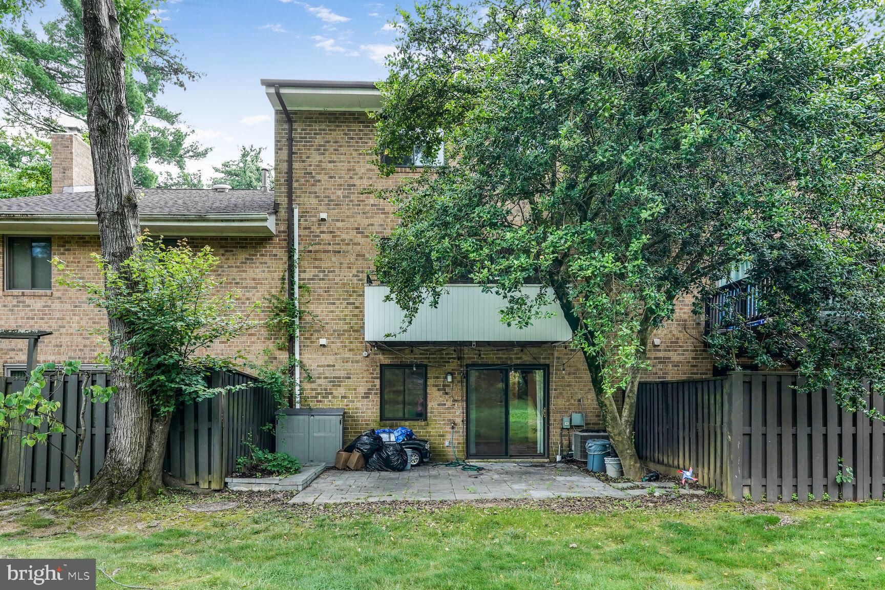 HILLCREST CLUSTER - Residential Lease