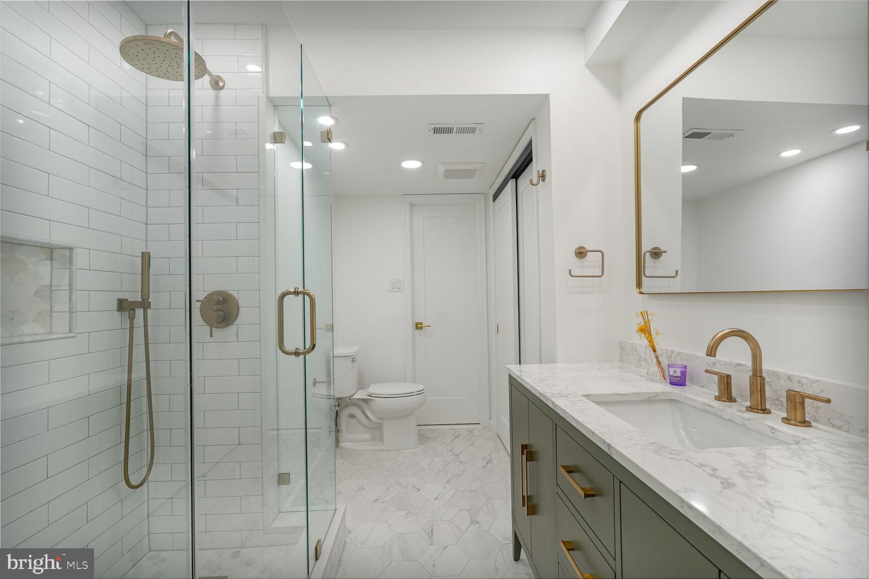 HILLCREST CLUSTER - Residential Lease