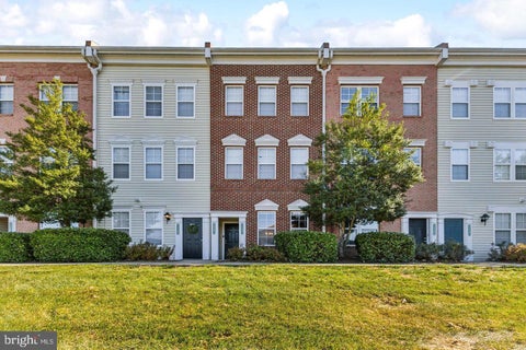 Condo For Sale - 42393 Goldenseal Square<br/> BRAMBLETON, VA 20148