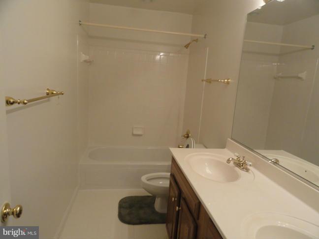 VIRGINIA CENTER - Residential Lease