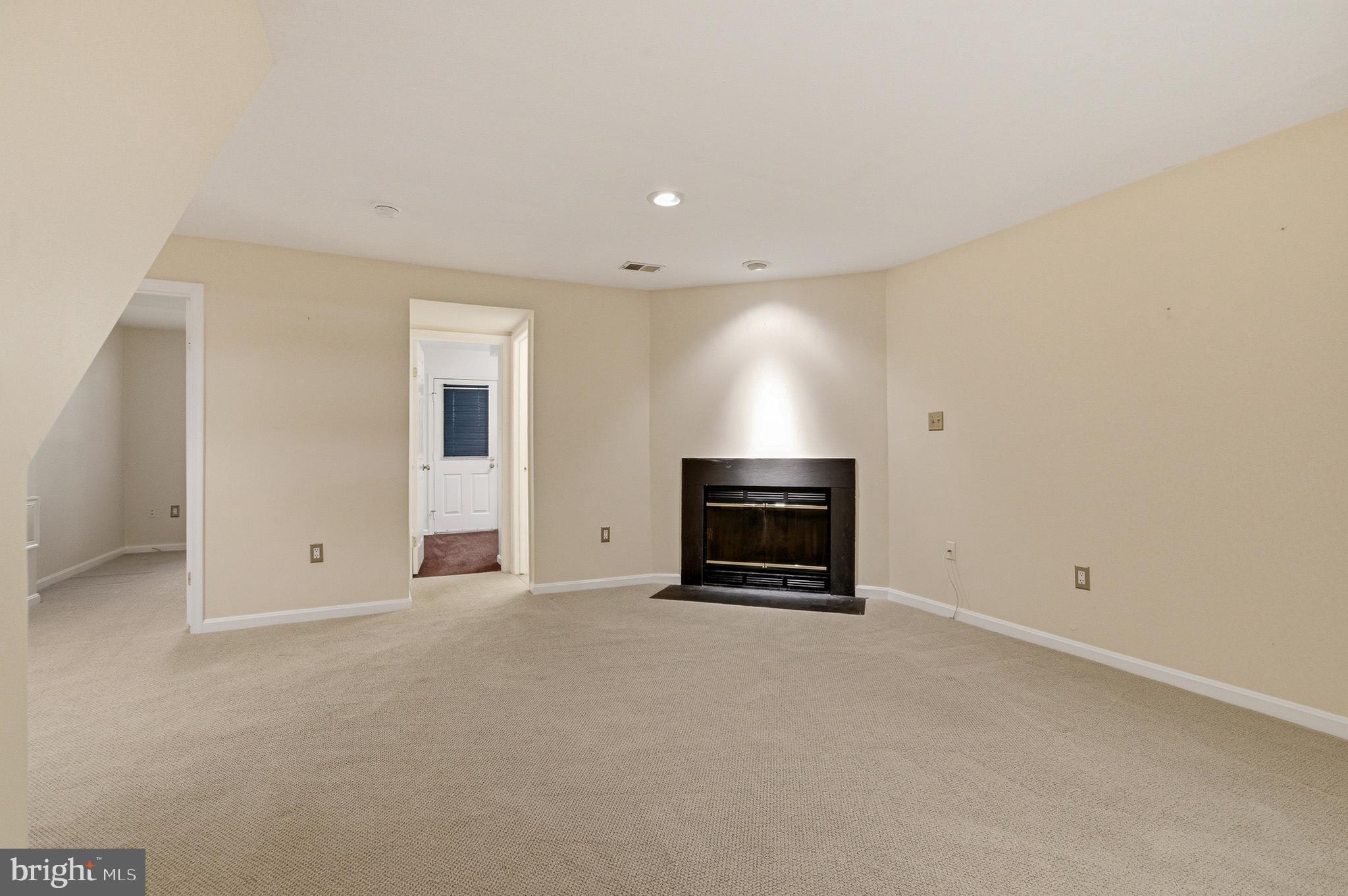 CROFTON MEADOWS - Residential