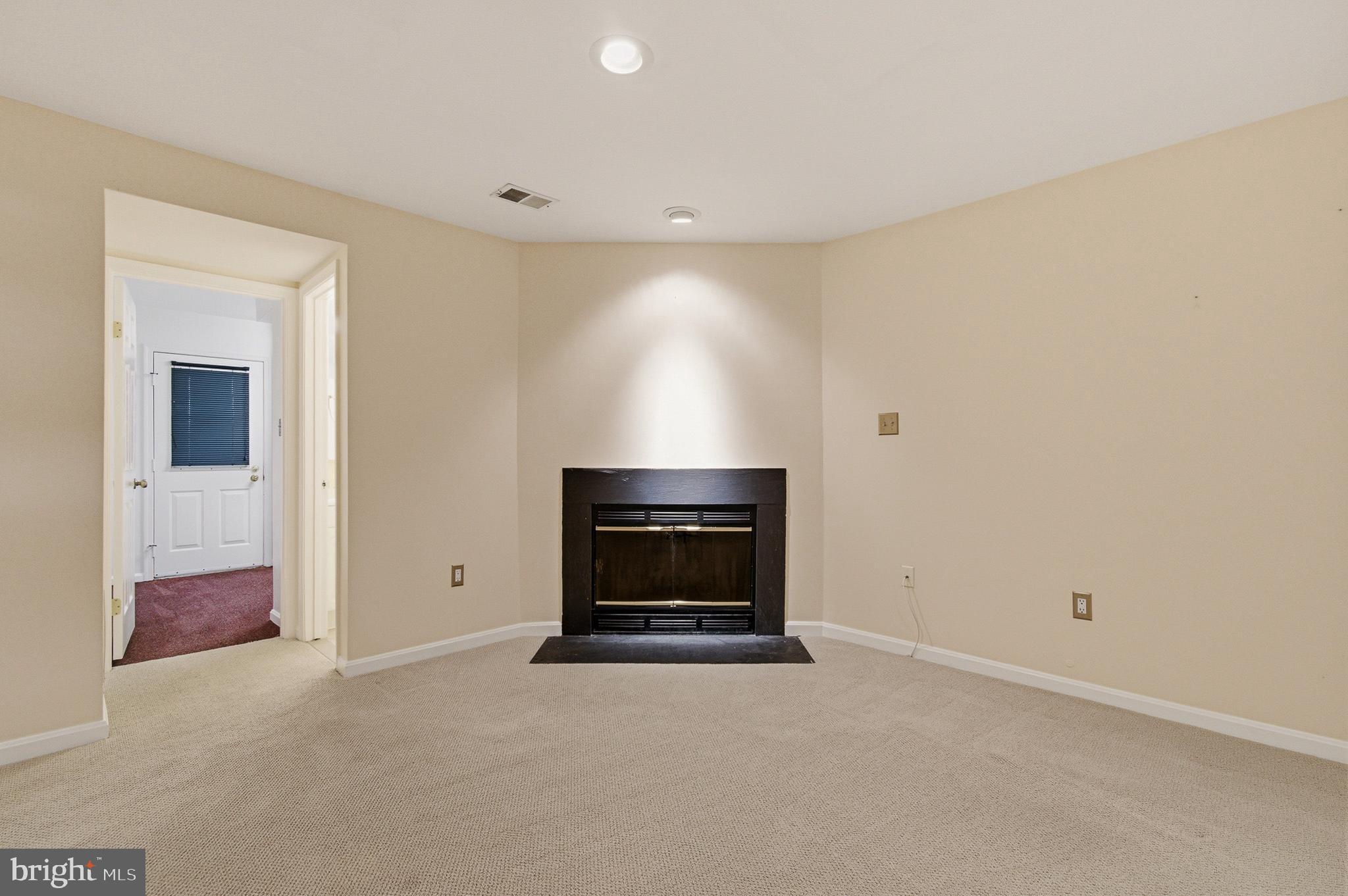 CROFTON MEADOWS - Residential