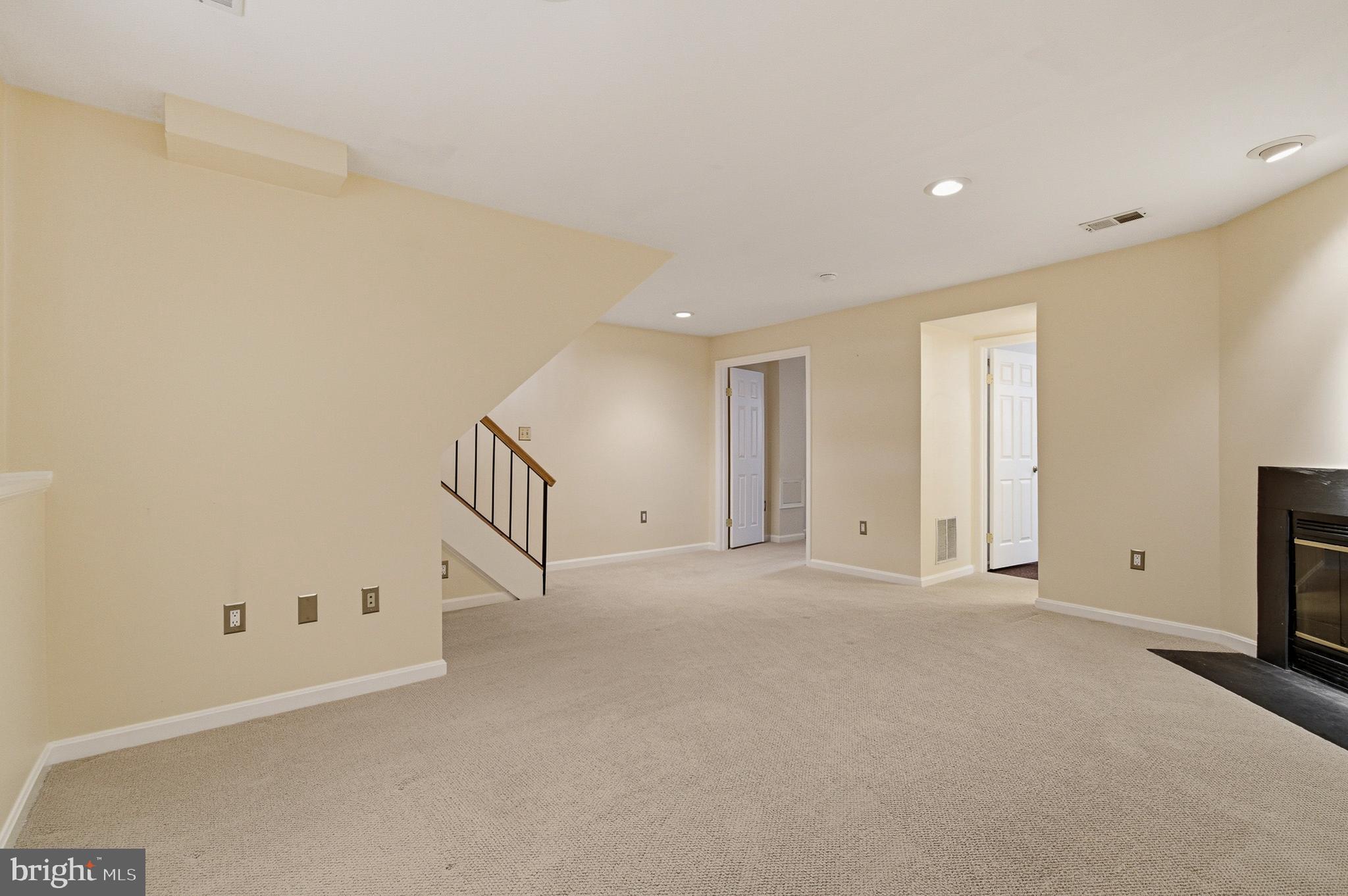 CROFTON MEADOWS - Residential