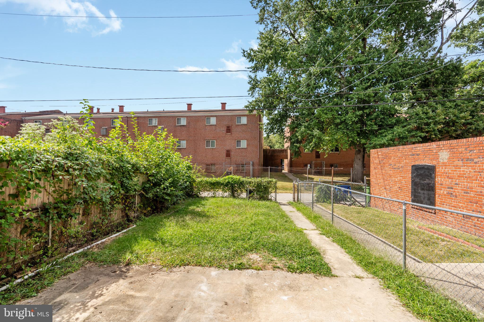 NORTHWOOD - Residential