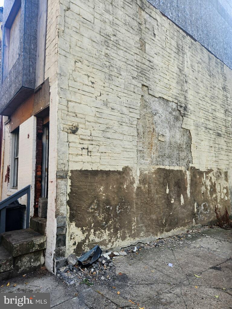 Price Reduction! Handyman Special investment property located in the heart of Brewerytown! Selling "AS IS". Very close to Shopping, All Major Highways, The Zoo and public transportation. Seller is a licensed Real Estate Agent.