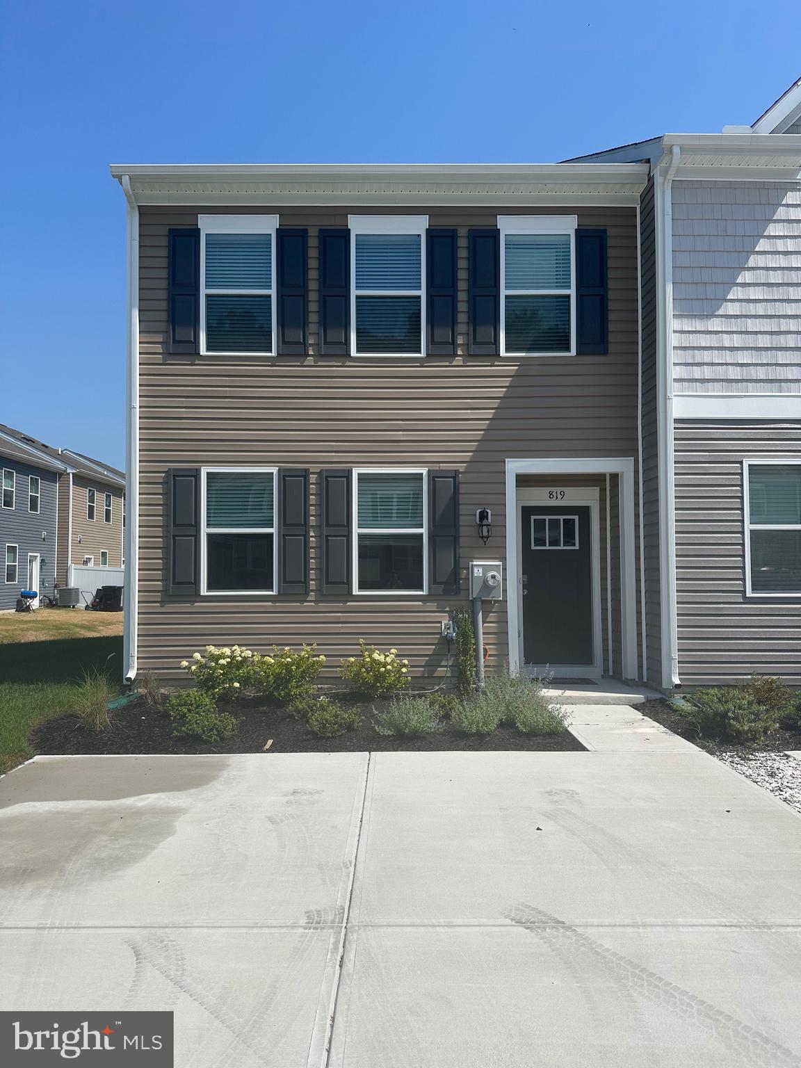 Be the first to live in this brand new construction end of row townhome in the desirable Sassafras Meadows community! This home features a spacious open floor plan with modern finishes throughout. Enjoy 3 bedrooms, 2.5 bathrooms, and the convenience of an in-unit washer and dryer.
Located just minutes from Salisbury University, shopping, dining, and major commuter routes. Perfect for professionals, families, students or university staff.
Contact listing agent for application.