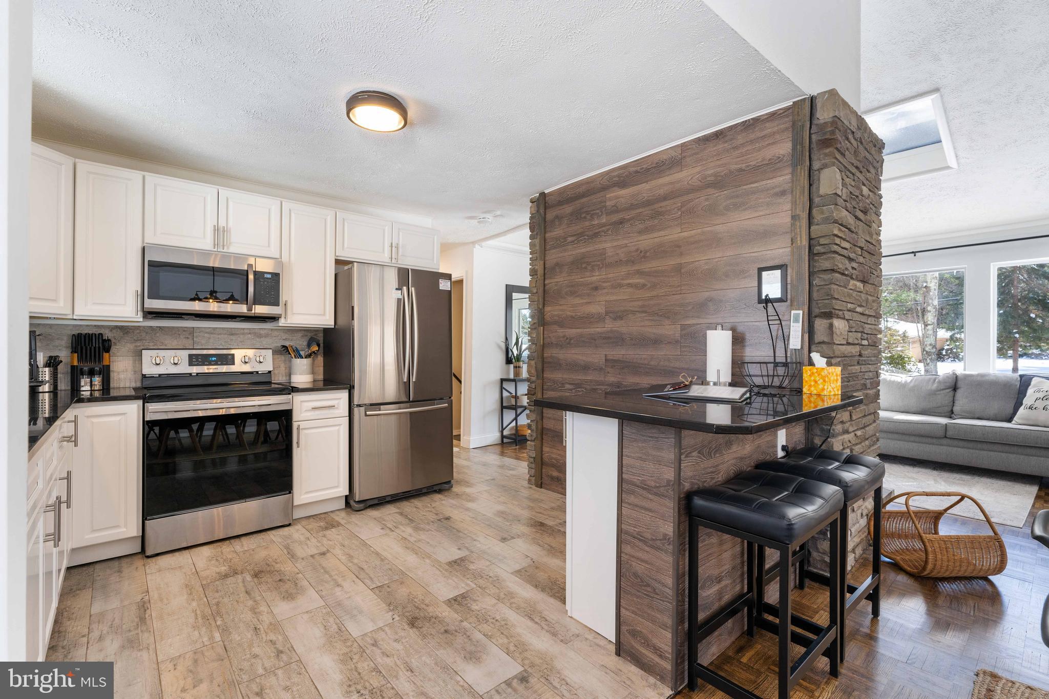 GREENWOOD ACRES - Residential