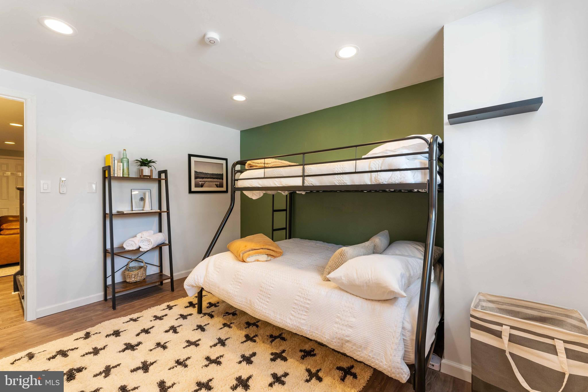 GREENWOOD ACRES - Residential