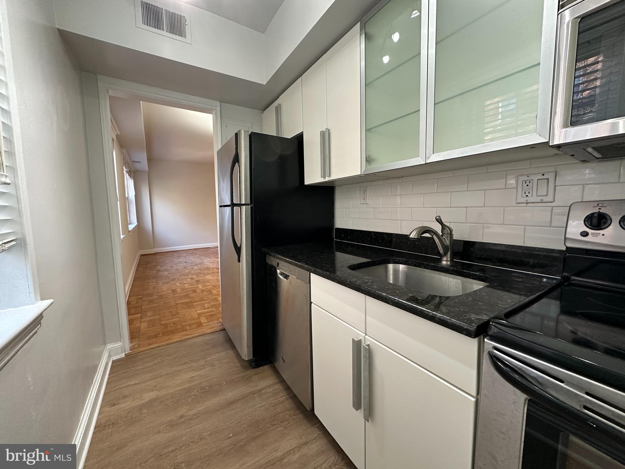 1322 FORT MYER DRIVE 915