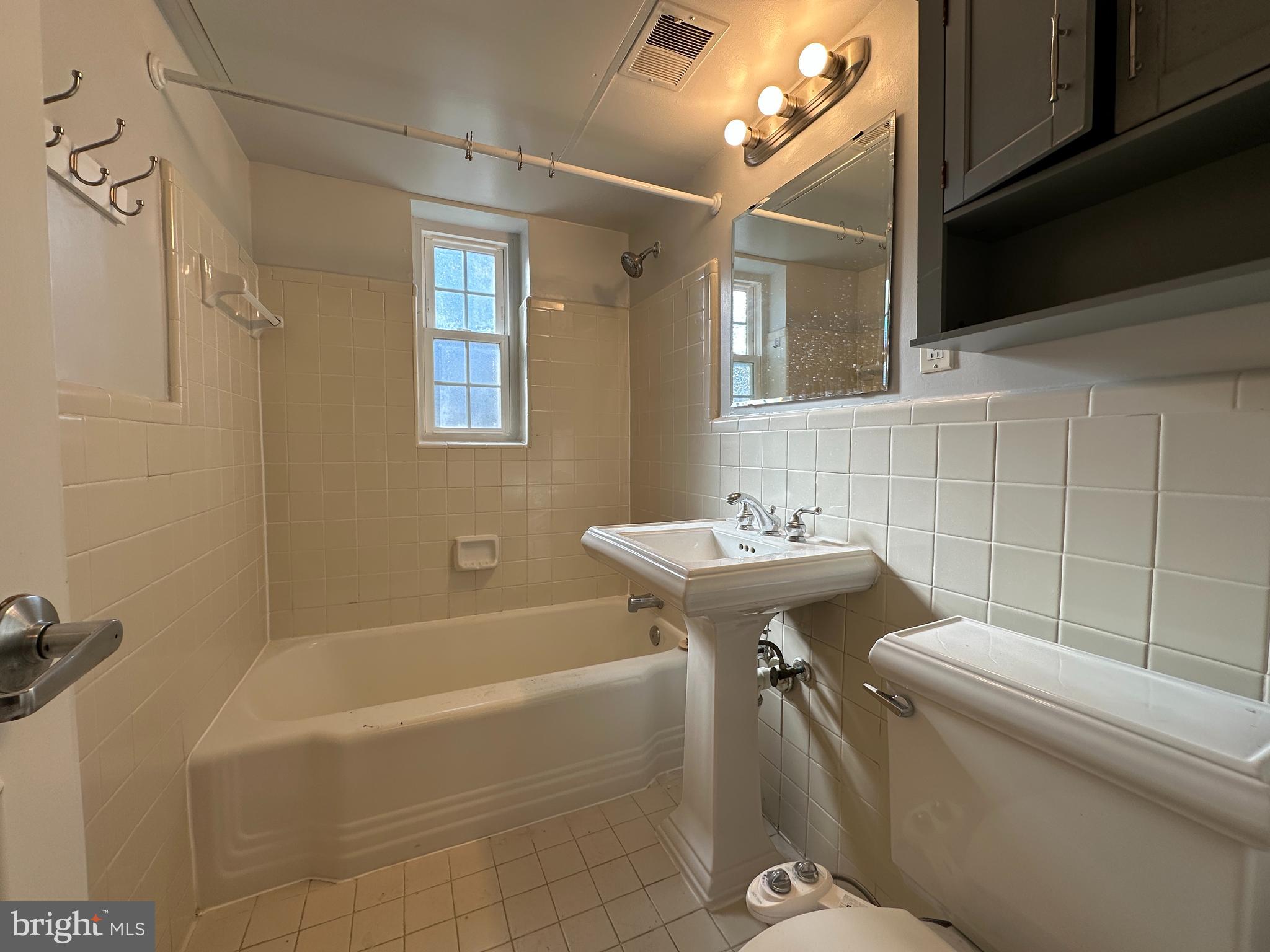 WESTMORELAND TERRACE - Residential Lease