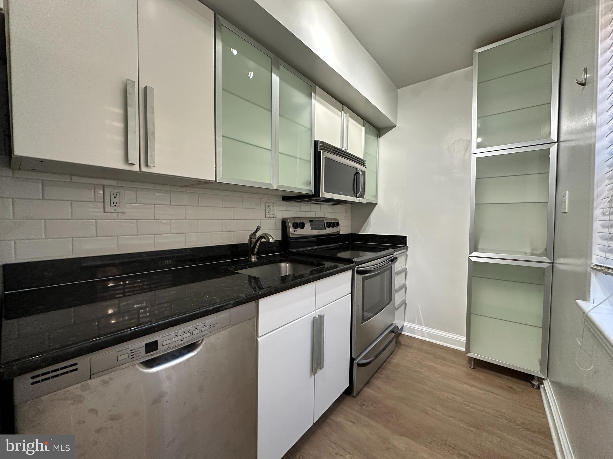 1322 FORT MYER DRIVE 915