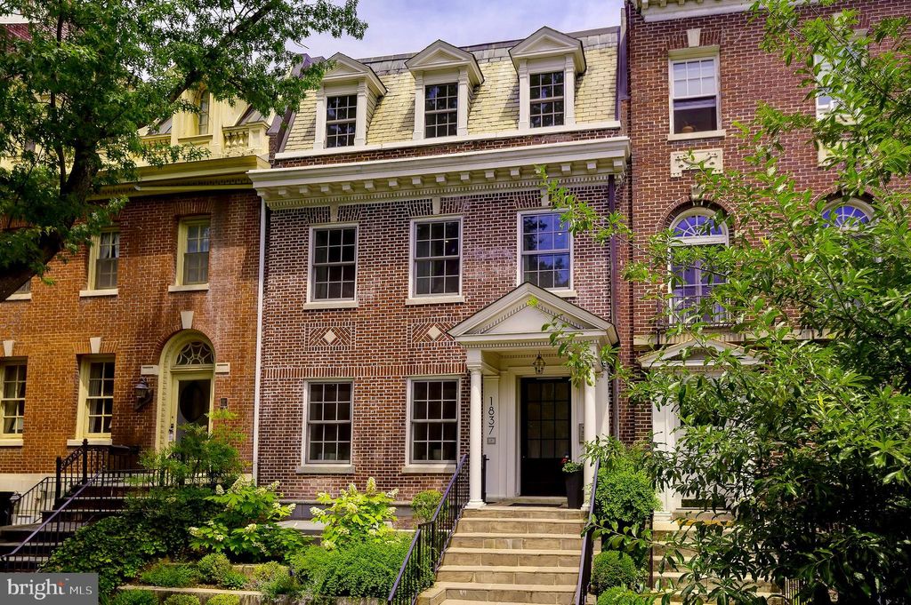 Photo of 1837 Wyoming Avenue NW #A, WASHINGTON, DC 20009 (MLS # DCDC2264712)