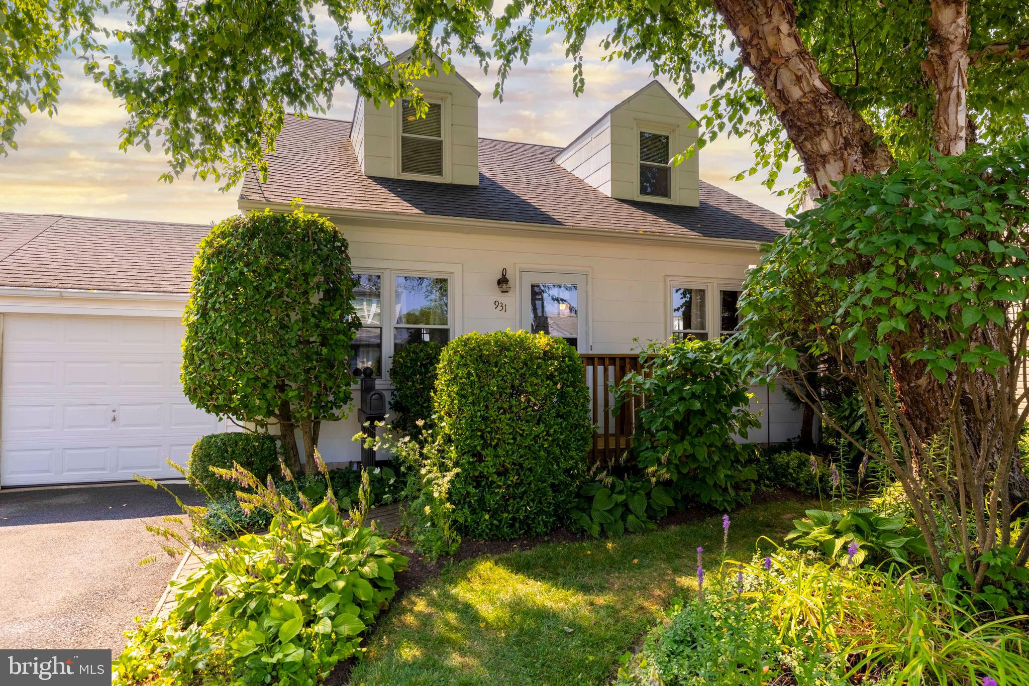 931 TENNIS AVENUE