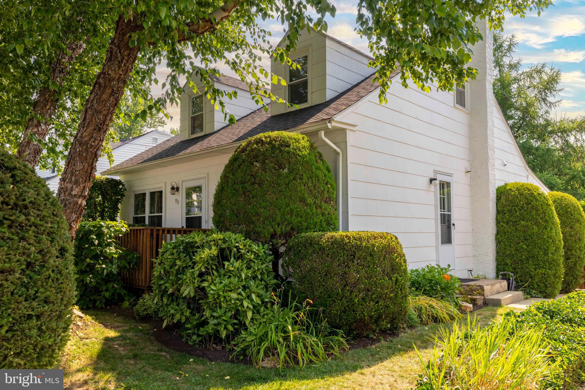 931 TENNIS AVENUE
