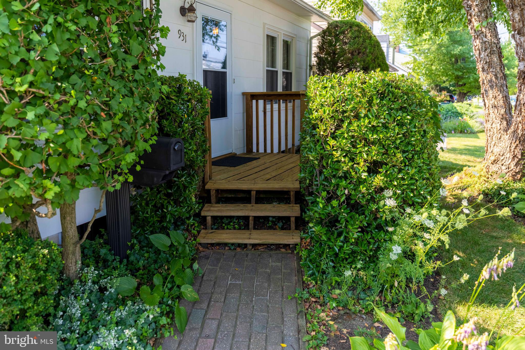 931 TENNIS AVENUE