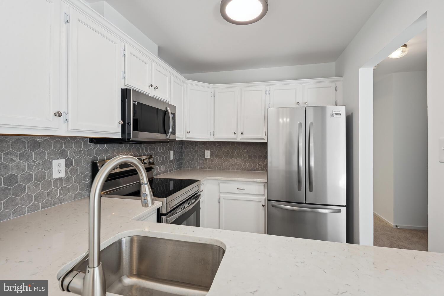 RAMBLEWOOD AT DAVENTRY - Residential Lease