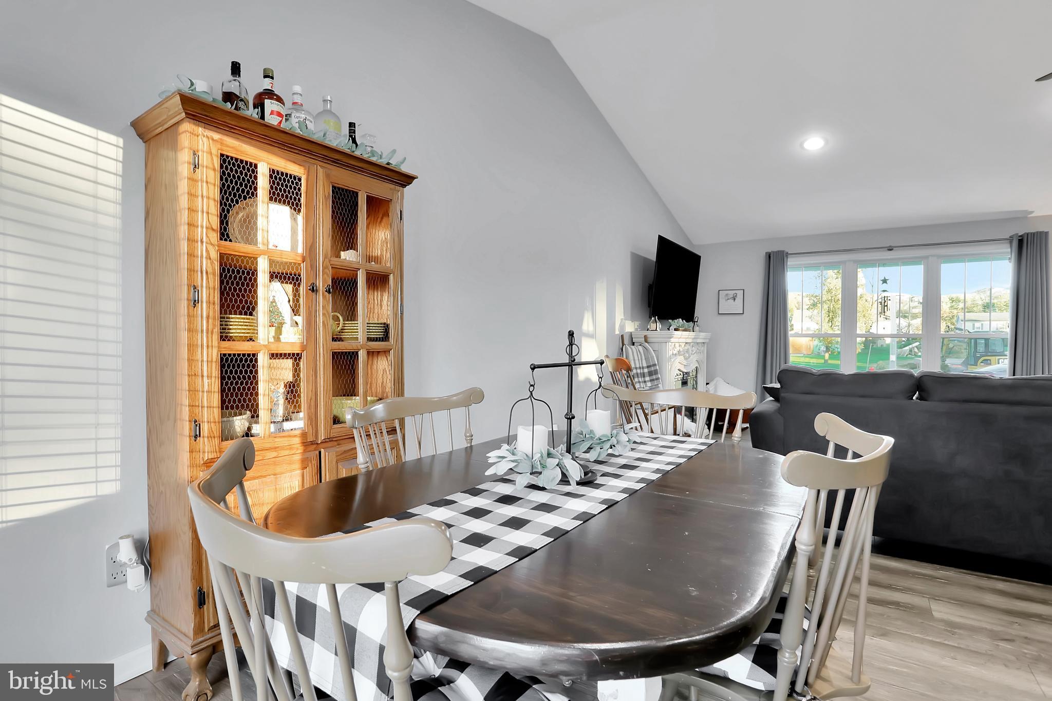 DAVIS STRASBURG - Residential