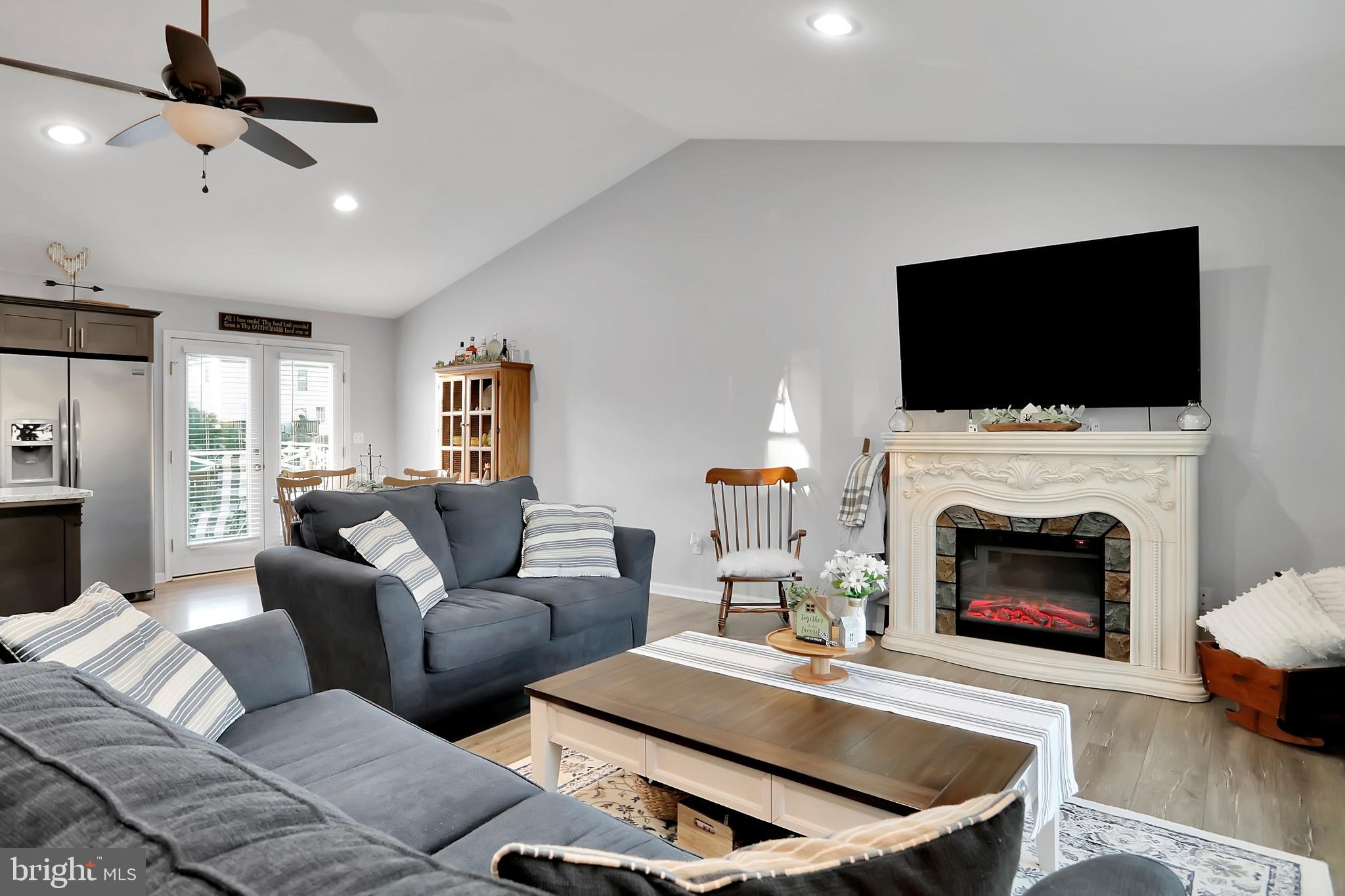 DAVIS STRASBURG - Residential