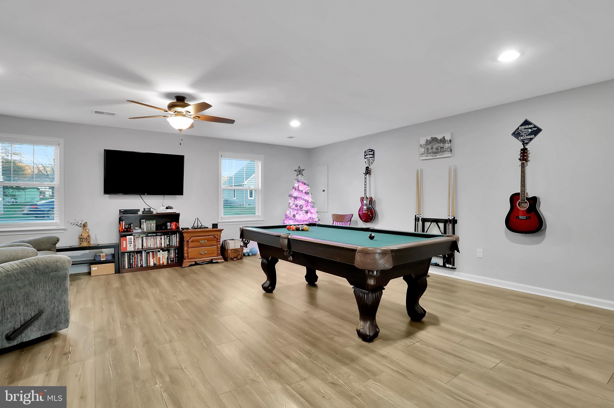 DAVIS STRASBURG - Residential